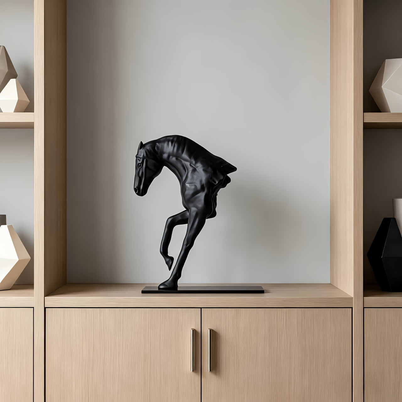 Tnessential Retro and Exquisite Resin Bust Horse Sculpture Artwork 3D Decor