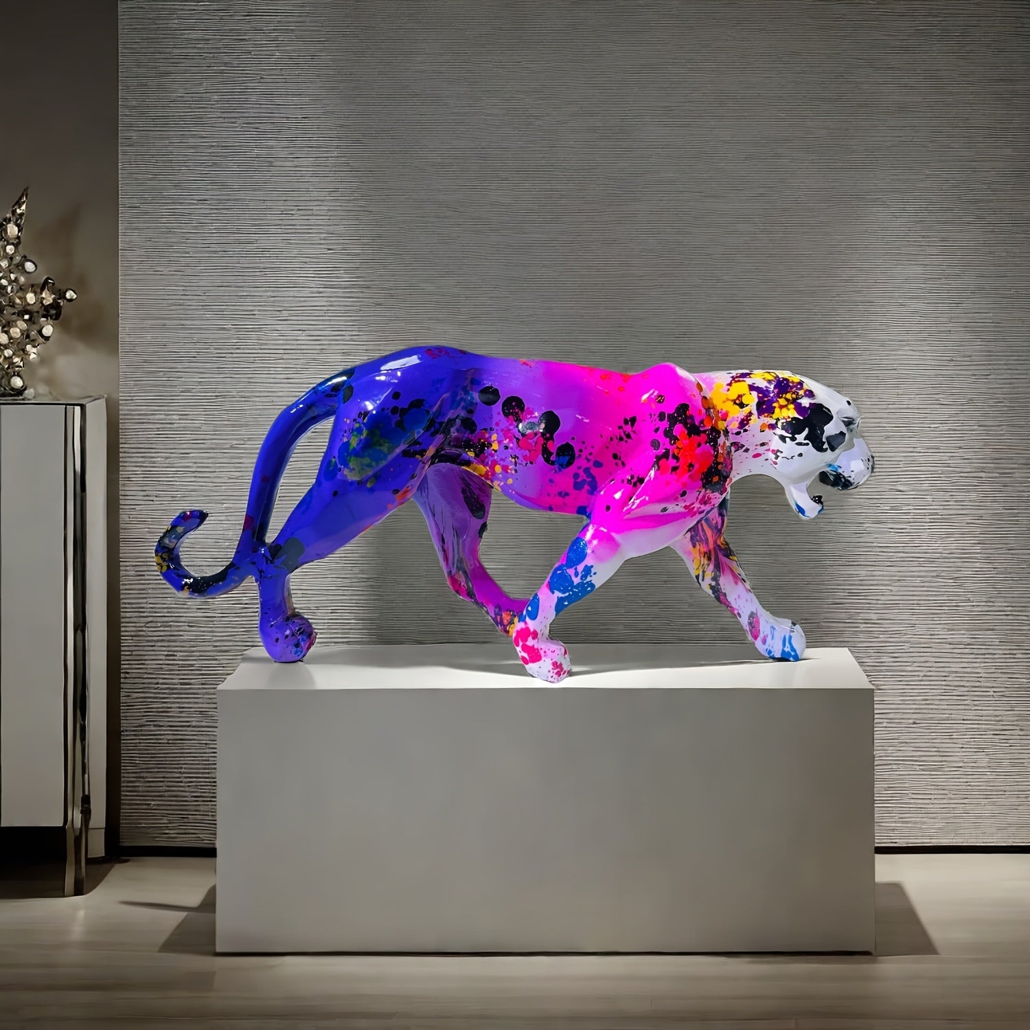 Tnessential Chic Leopard Statue 3D Decor