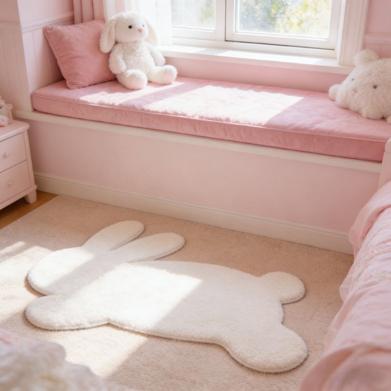 WHITE RABBIT 4 RUG