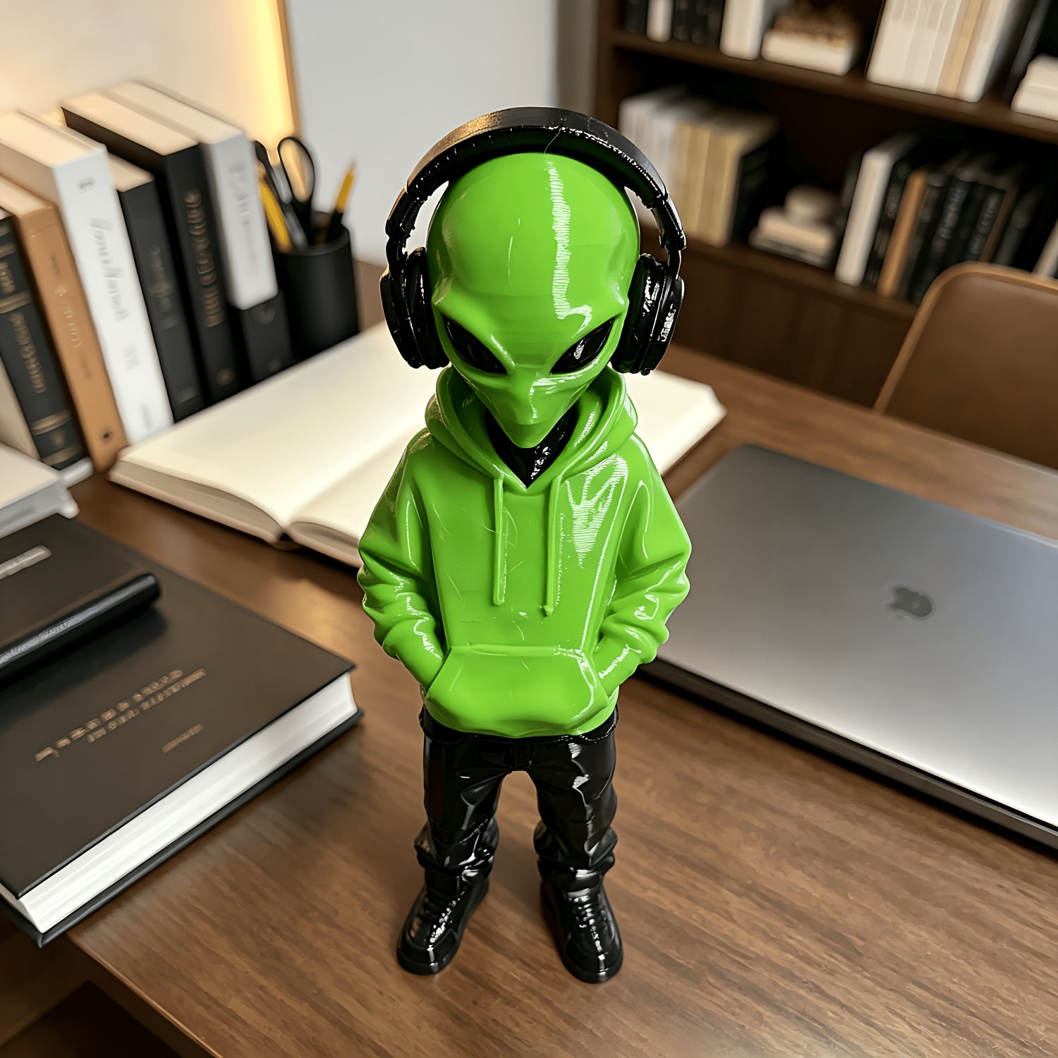 Tnessential Alien Statue Ornament with Headphones 3D Decor