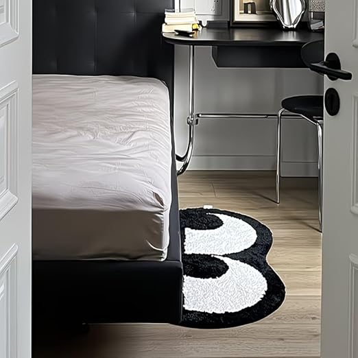 COOL BIG EYED ALIEN RUG