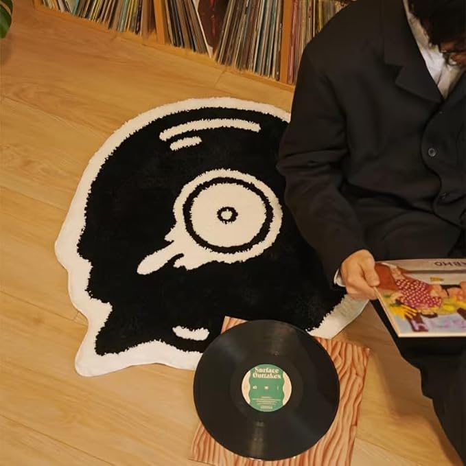 TRIPPY BLACK & WHITE ONE-EYE RUG