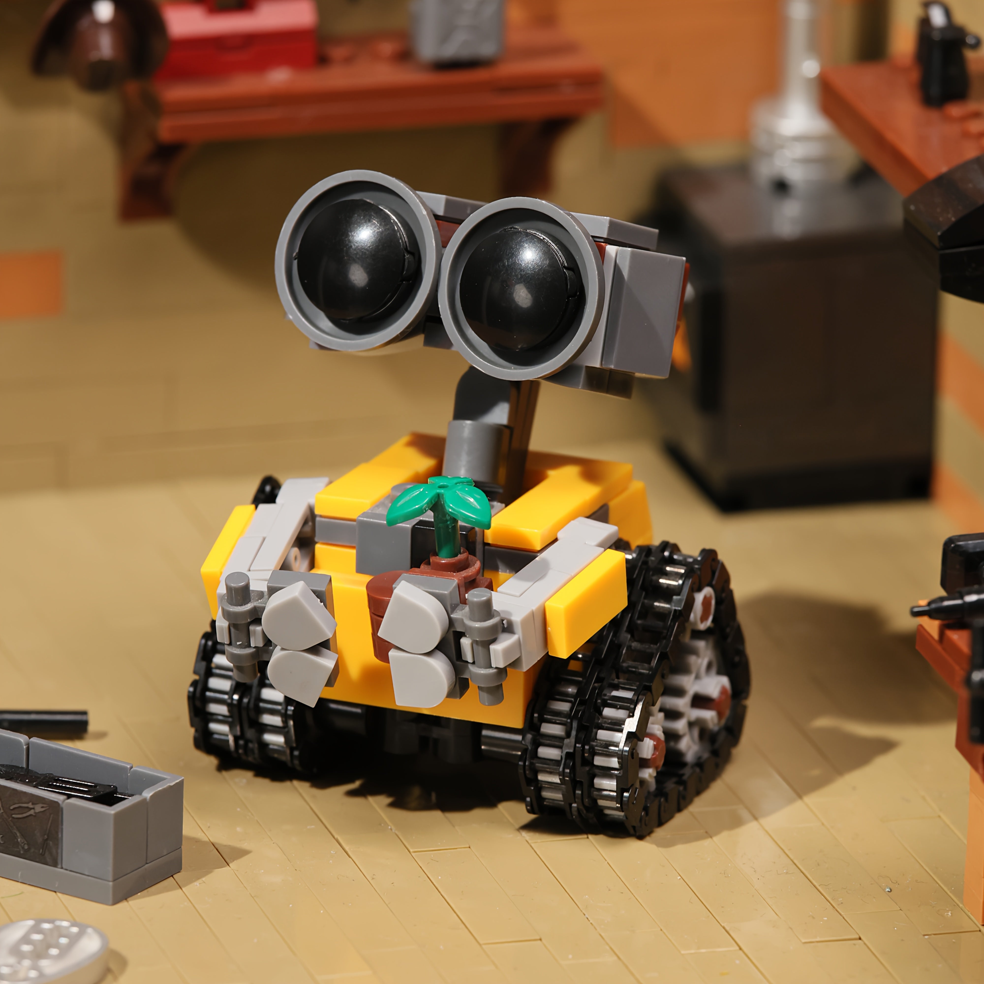 Tnessential WALL-E Robot Building Block Model Set 3D Decor