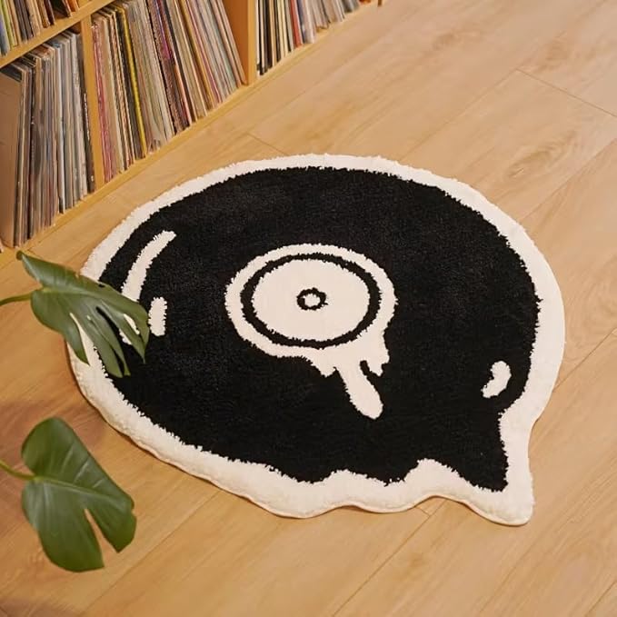 TRIPPY BLACK & WHITE ONE-EYE RUG