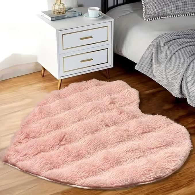 FLUFFY PINK HEART RUG