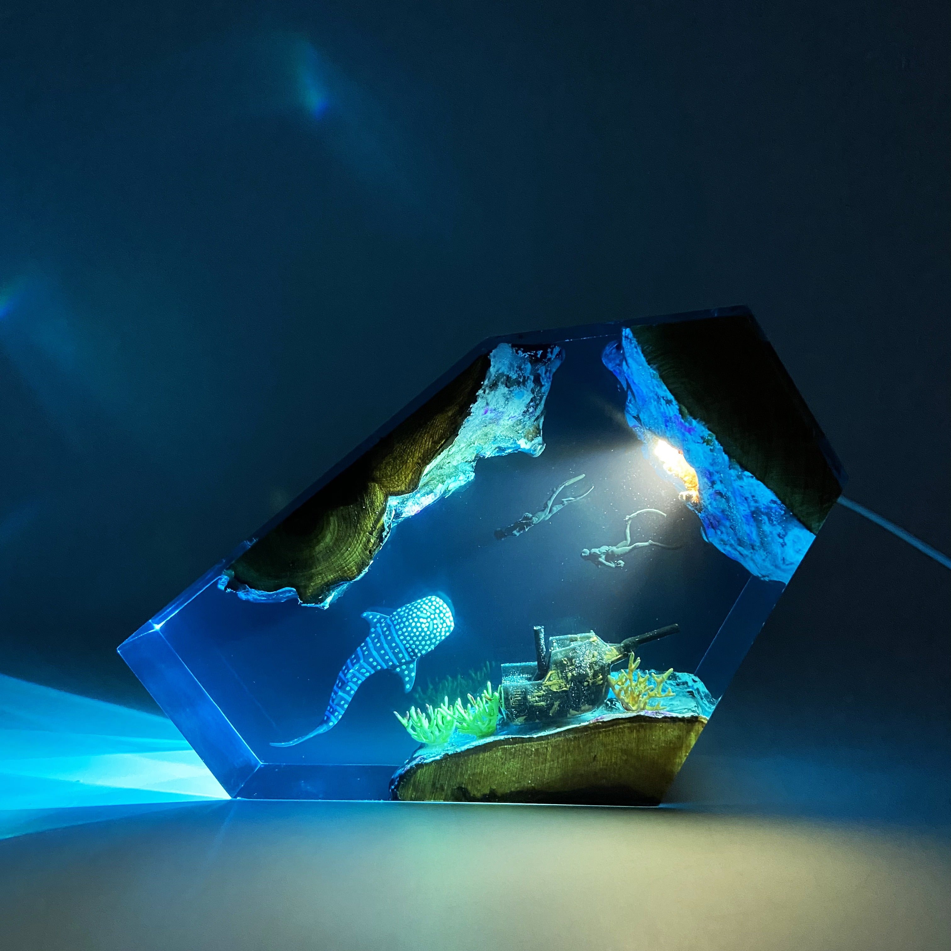 Tnessential Shipwreck Statue 3D Decor