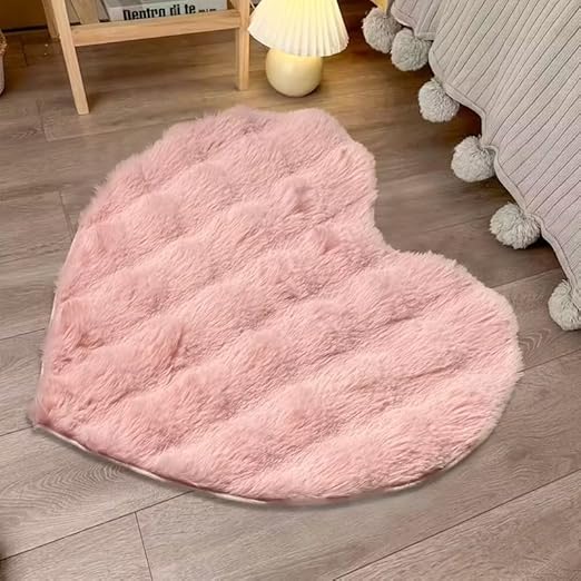 FLUFFY PINK HEART RUG