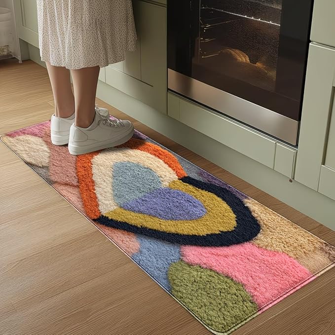 CUTE AESTHETIC HEART SHAPED RUG