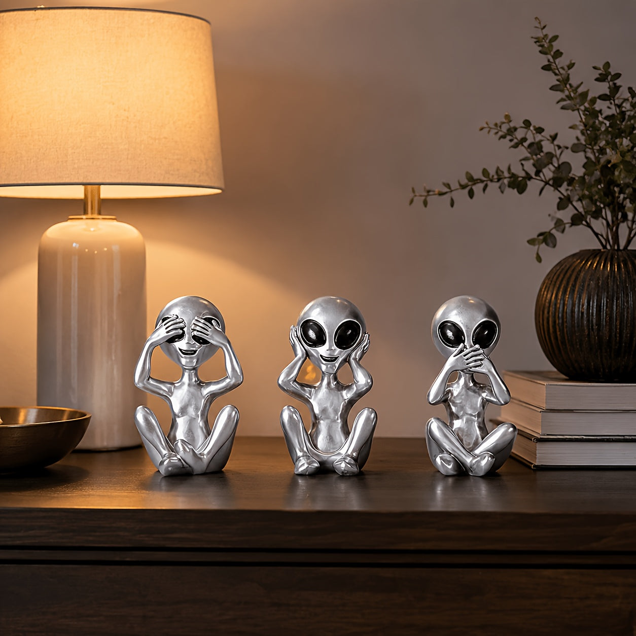 Tnessential Set of Whimsical Alien Statues: Fantasy-themed Decor 3D Decor