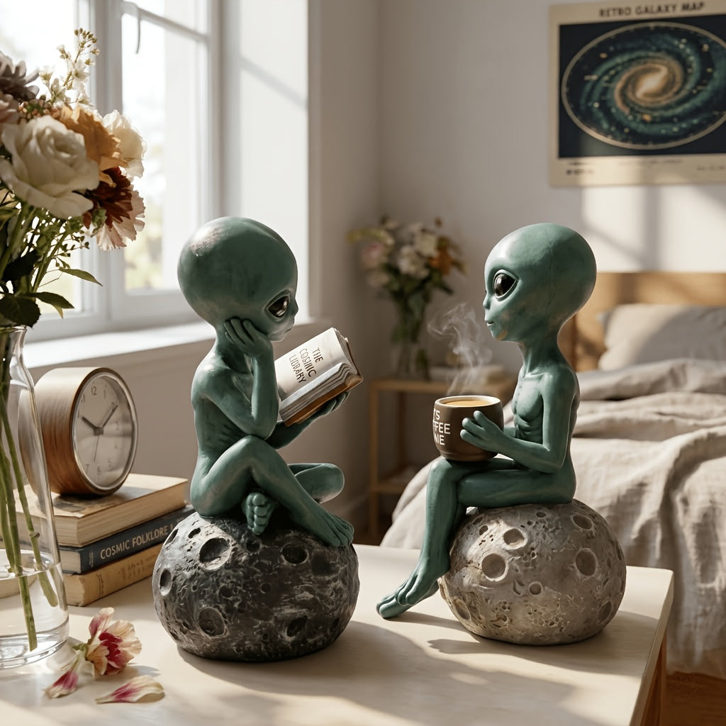 Tnessential SWAITE Green Alien Figurine 3D Decor