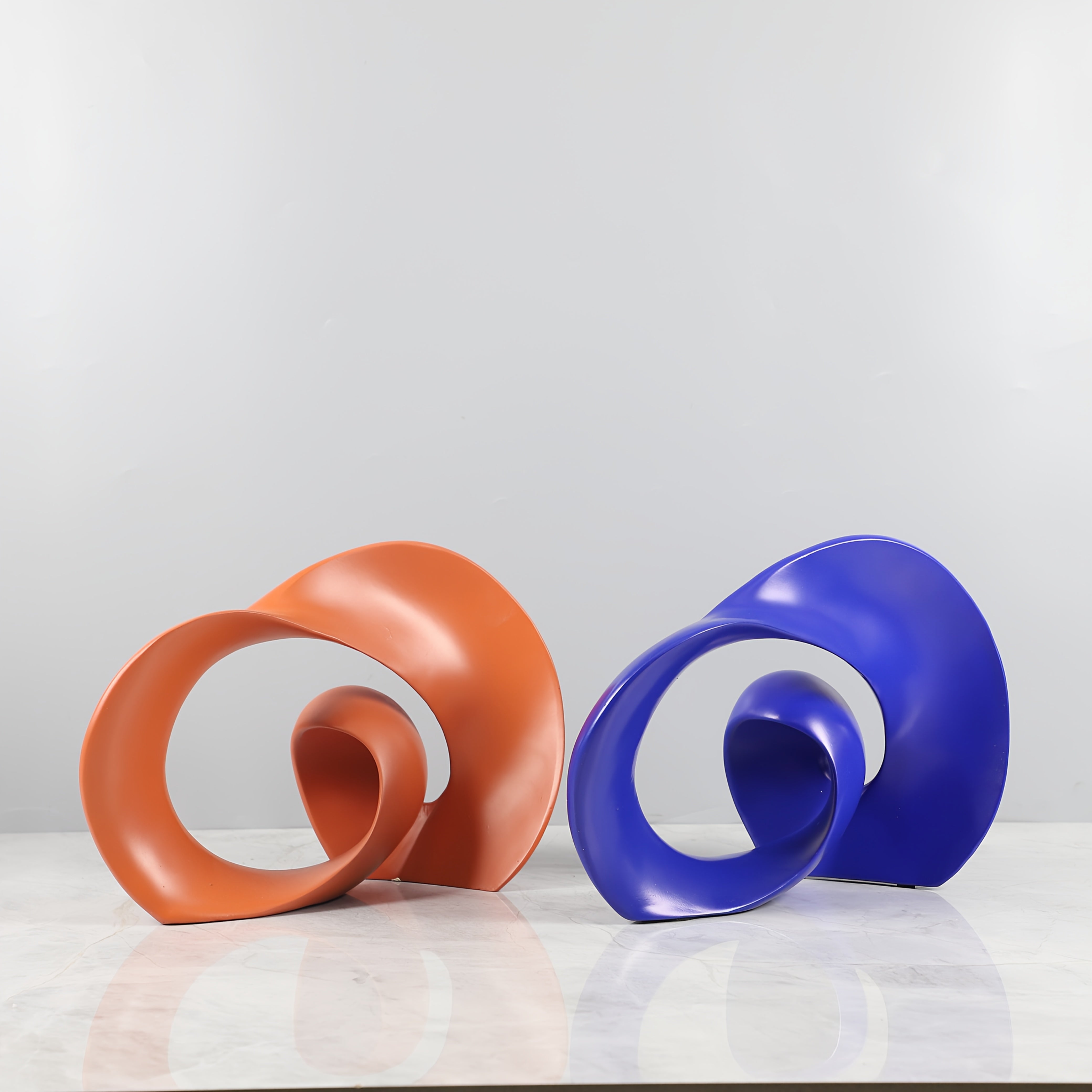 Tnessential Creative Wavy Resin Statue 3D Decor