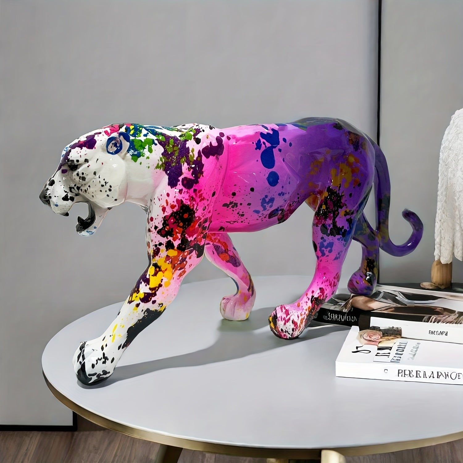 Tnessential Chic Leopard Statue 3D Decor