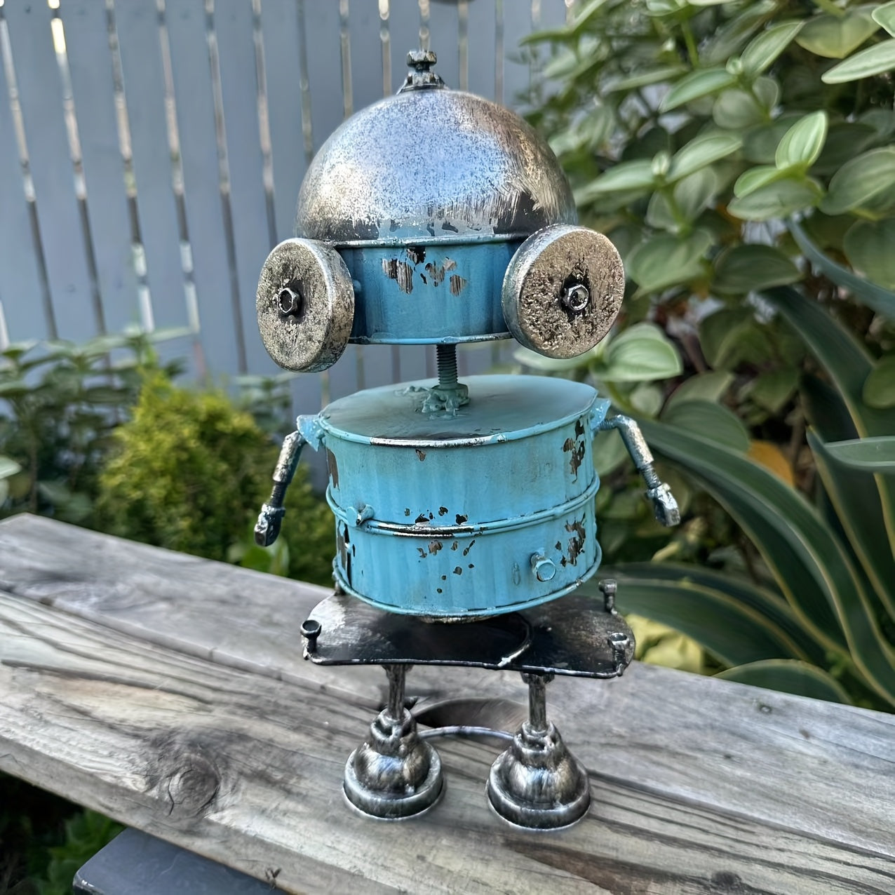 Tnessential Charming Iron Robot Available in Two Colors 3D Decor