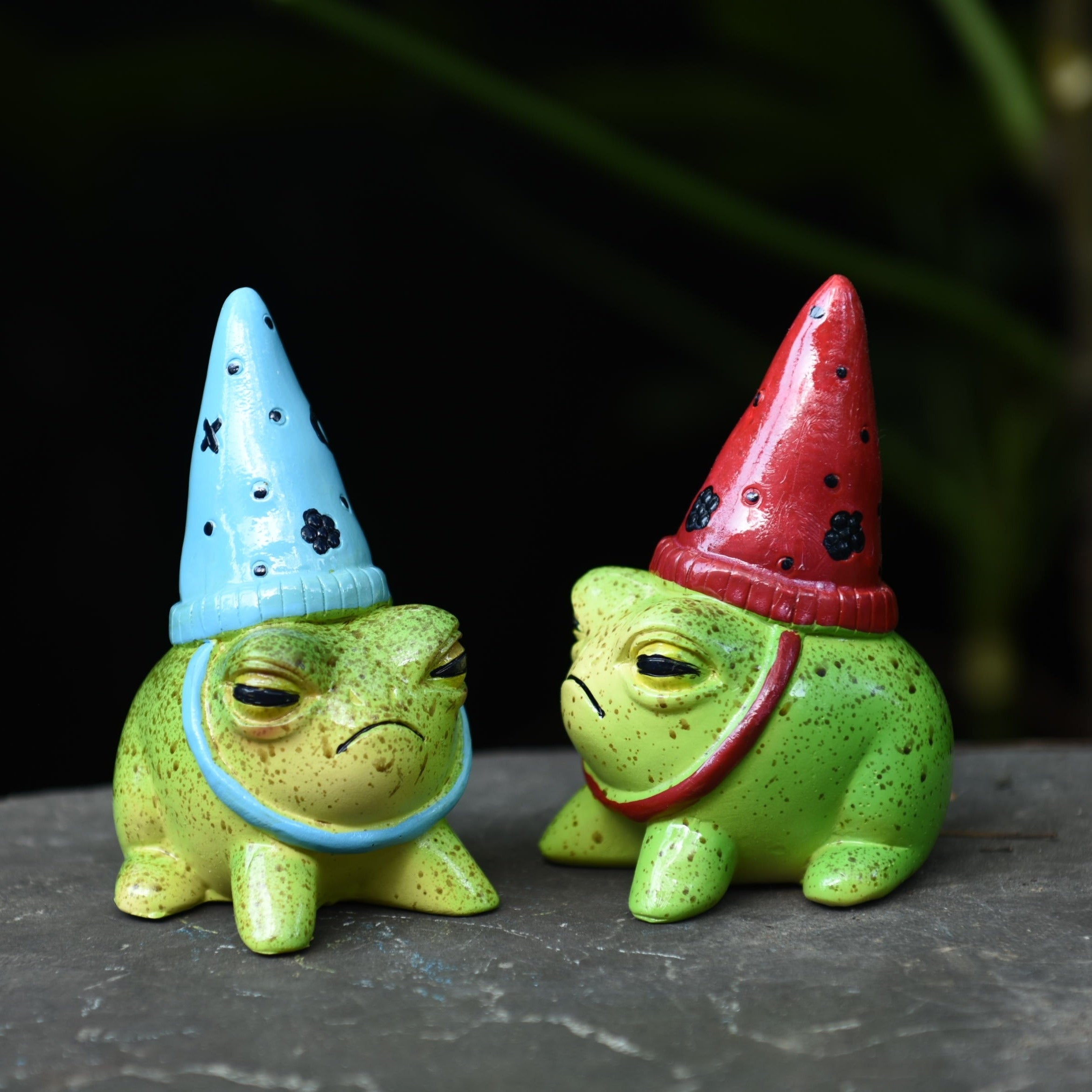 Tnessential Charming Resin Frog Figurines 3D Decor