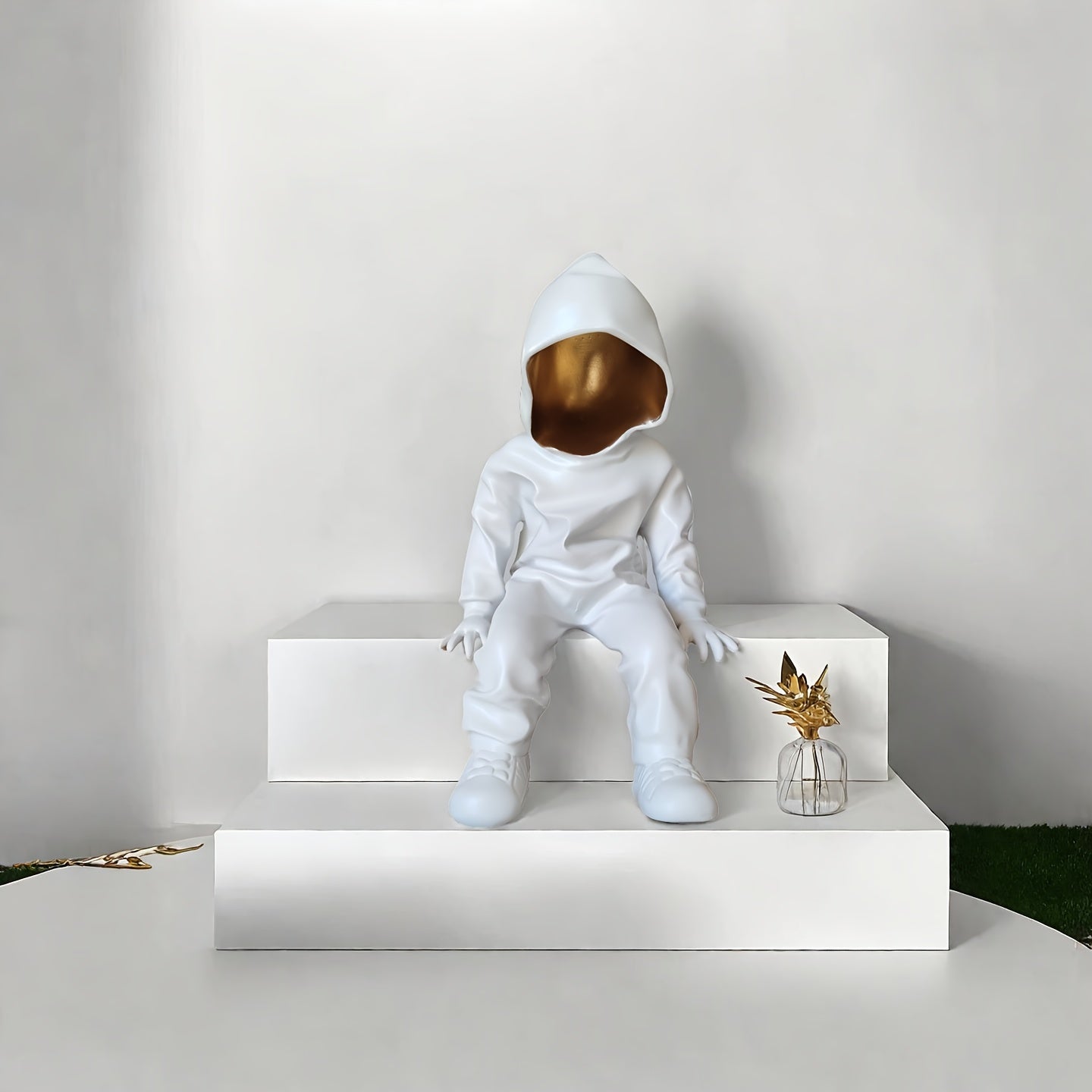 Tnessential Resin Cartoon Mysterious Invisible for Man Figurine 3D Decor