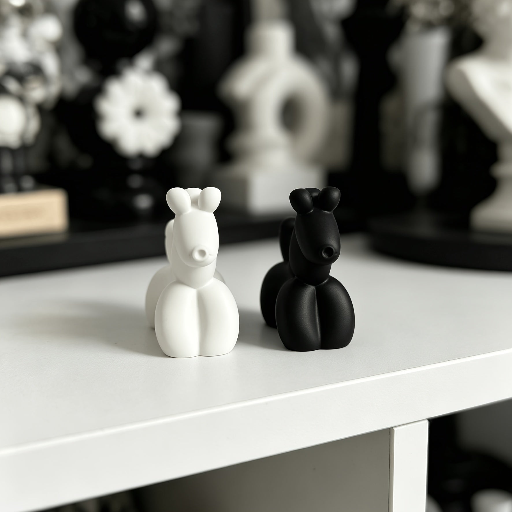 Tnessential Balloon Horse Resin Sculpture for Office 3D Decor