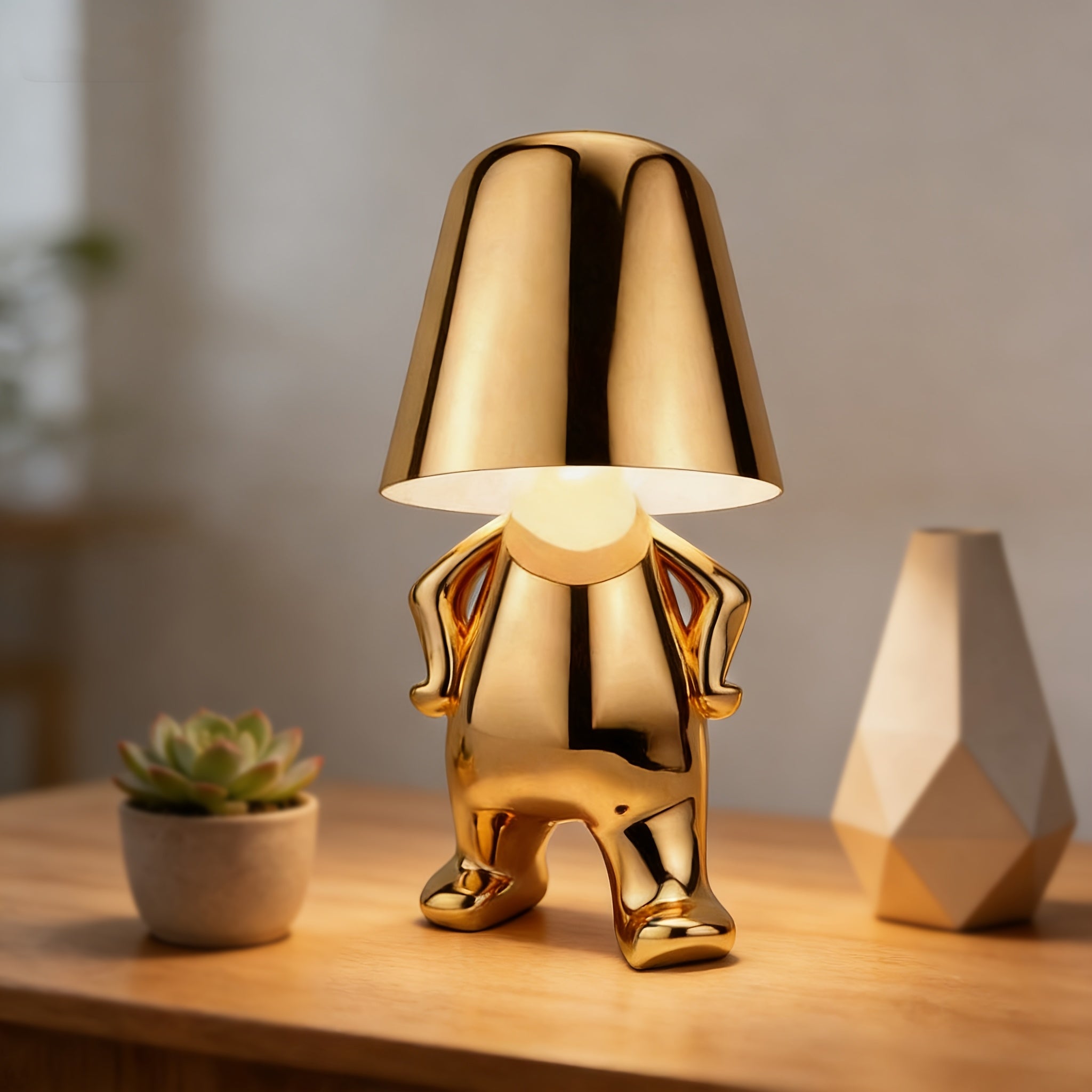 Tnessential Golden Little Figure Table Lamp 3D Decor