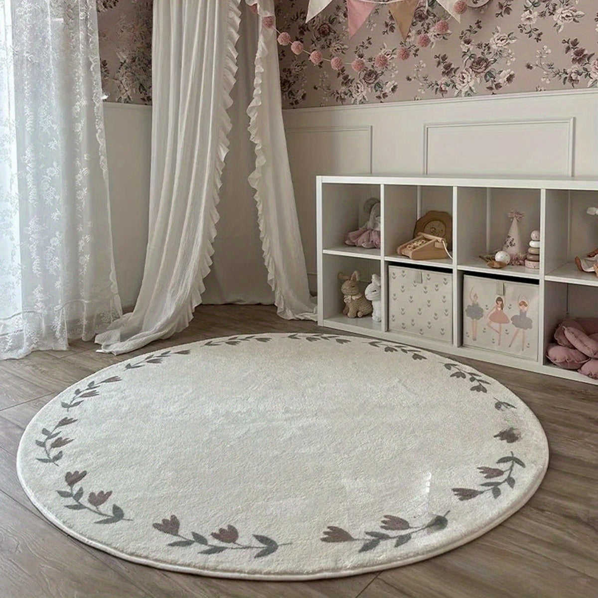 RED ROUND 3 RUG view 4