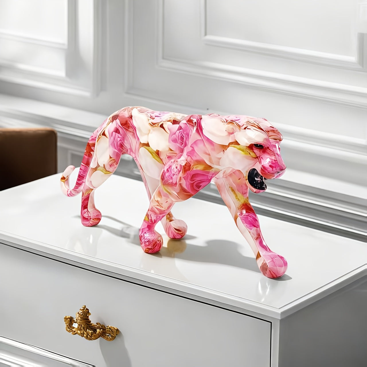 Tnessential High-end Pink Patterned Cheetah Statue 3D Decor