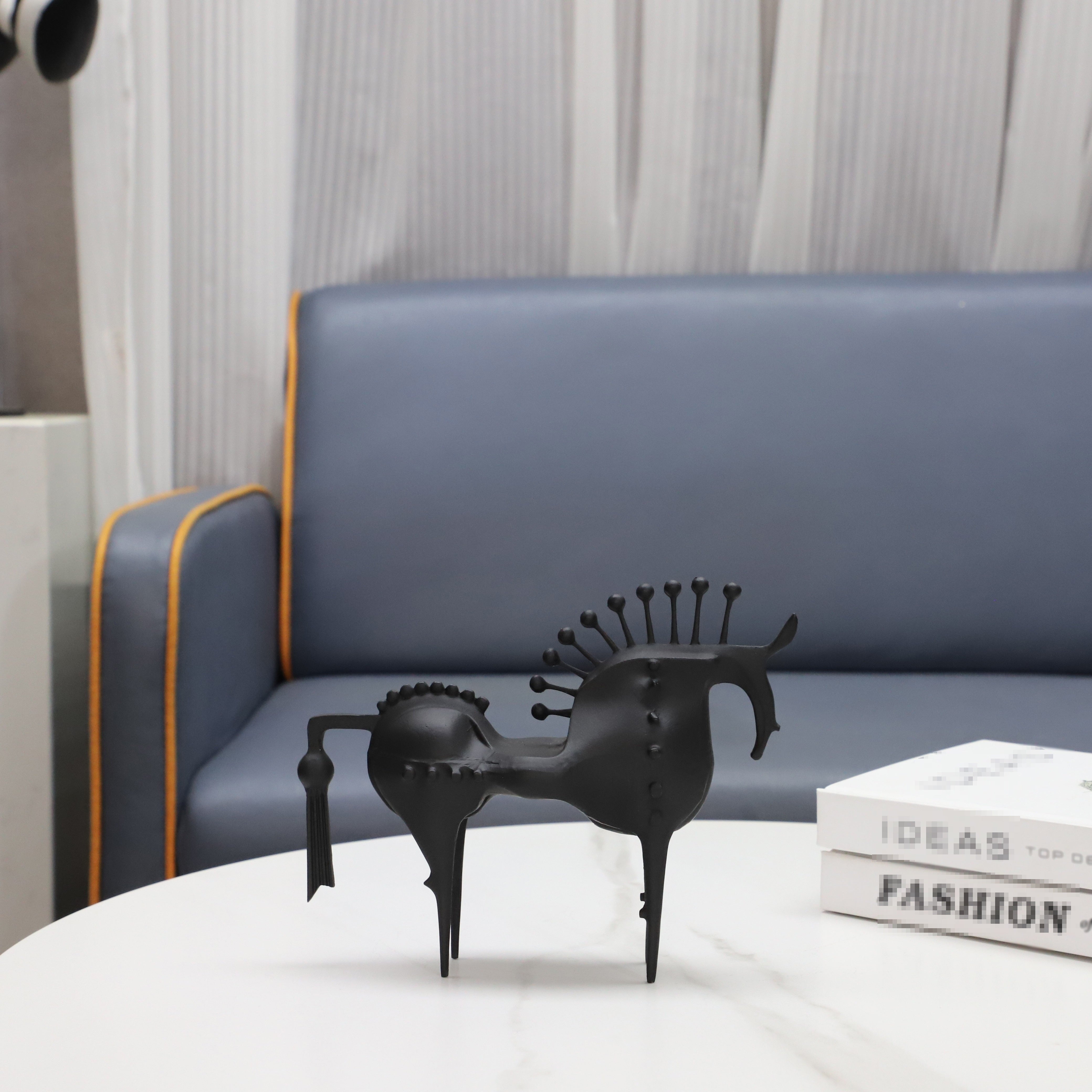 Tnessential Chic Black Metal Horse Sculpture with Spiky Detailing 3D Decor