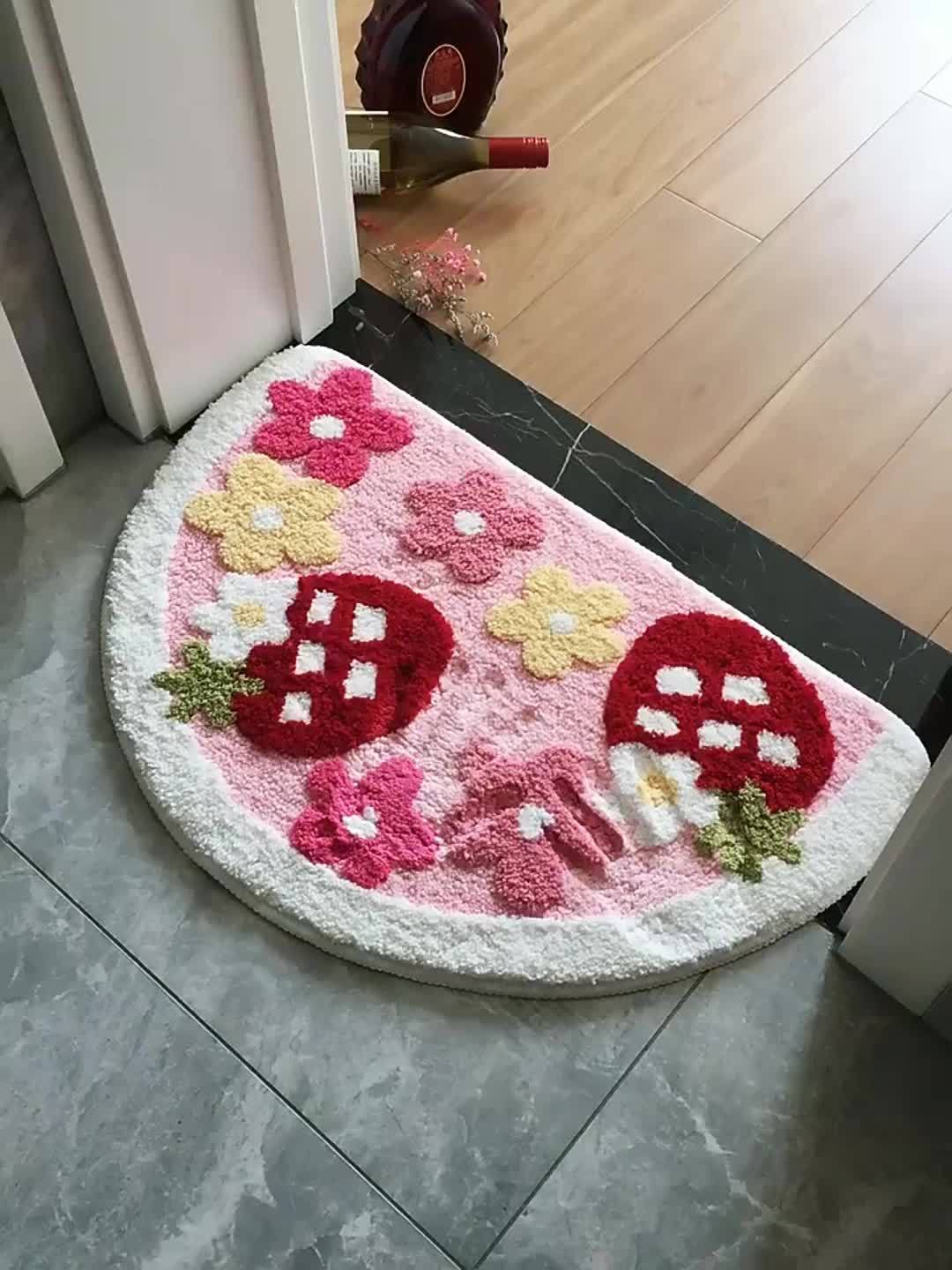 STRAWBERRY RUG view 9