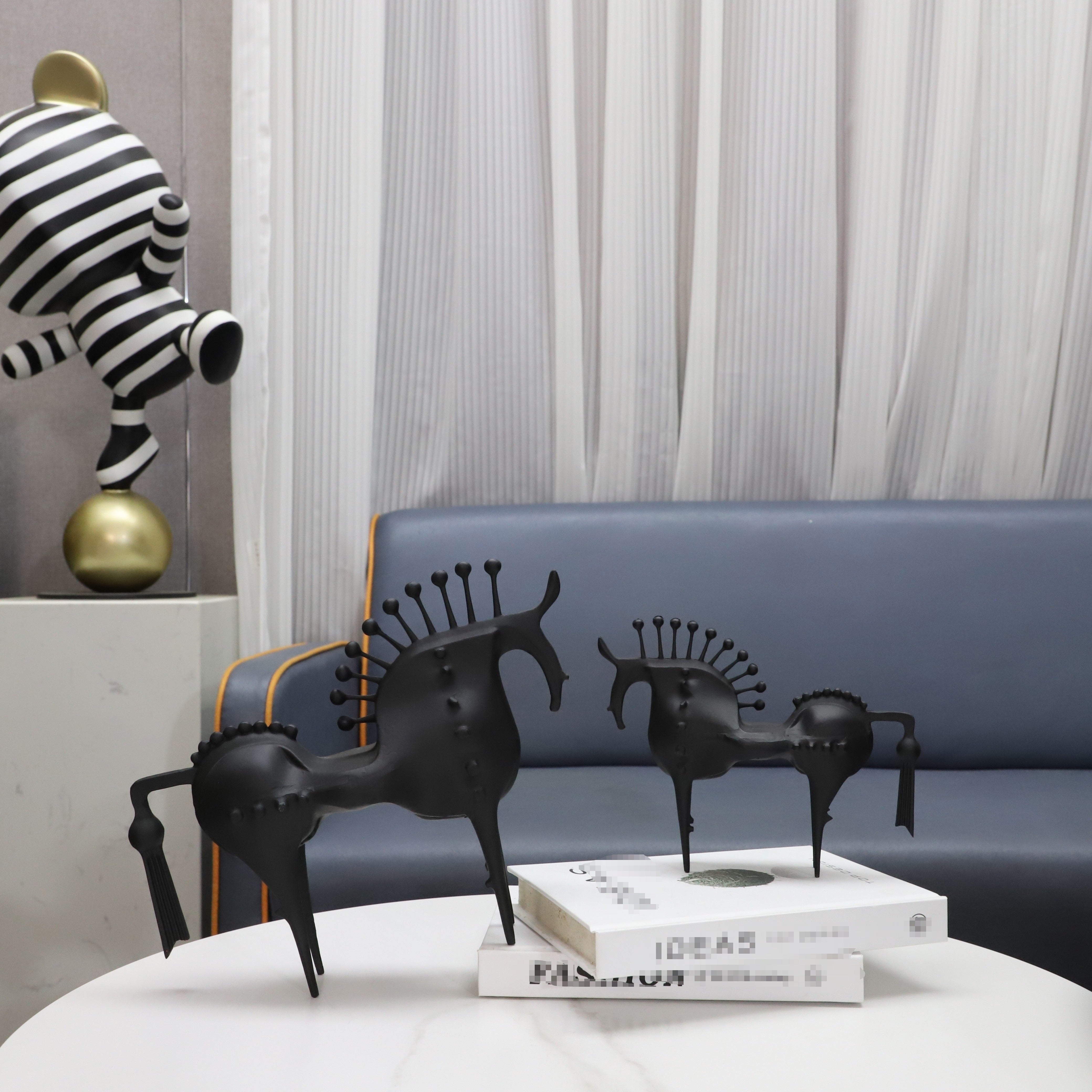 Tnessential Chic Black Metal Horse Sculpture with Spiky Detailing 3D Decor