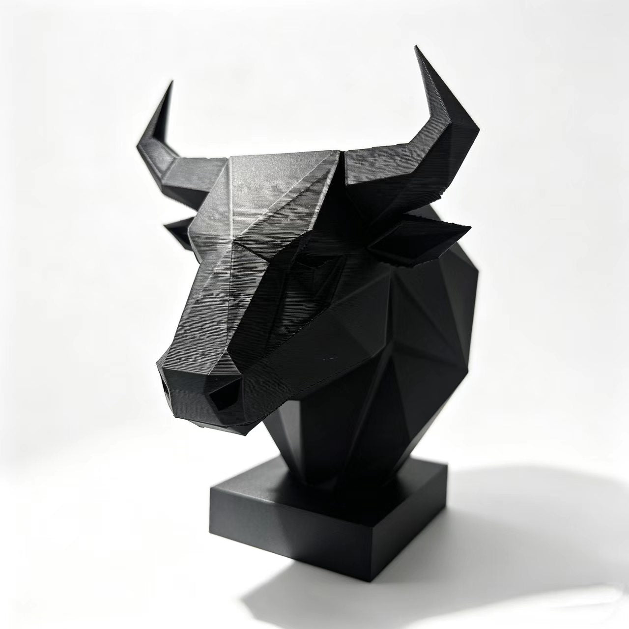Tnessential Geometric Faceted Bull Head Bust Ornament Low Poly Modern 3D Decor