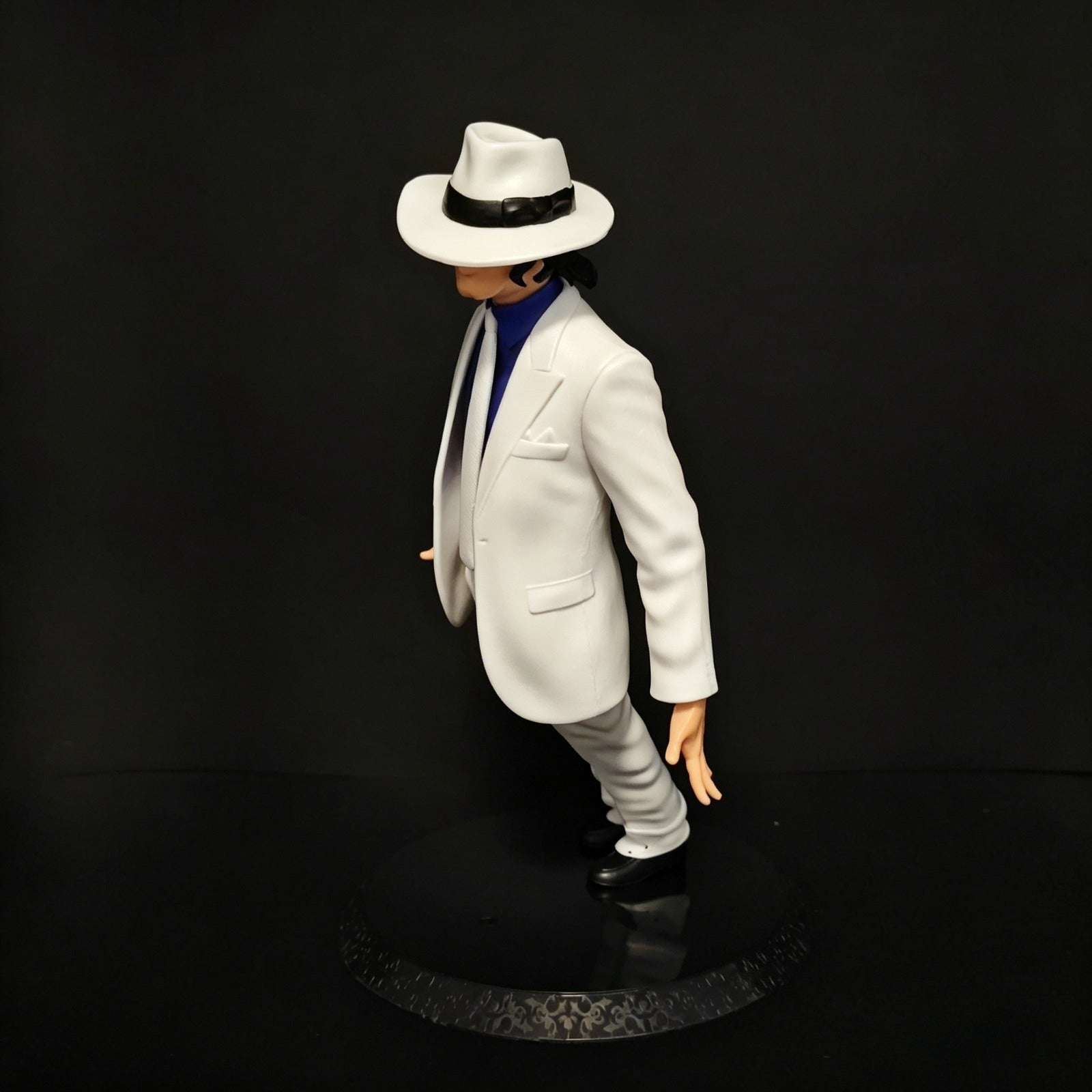 Tnessential Classic-style Stage Figure with Iconic Dance Pose 3D Decor