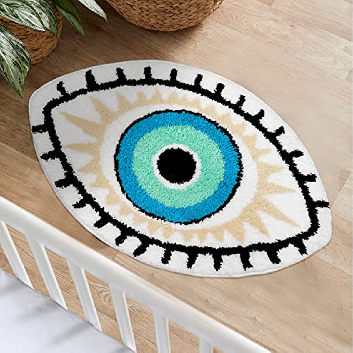 WHITE IRREGULAR RUG view 2