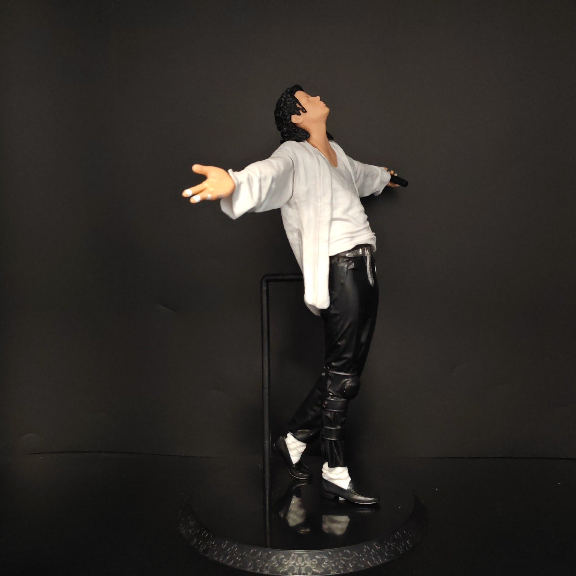 Tnessential Character Figure 3D Decor