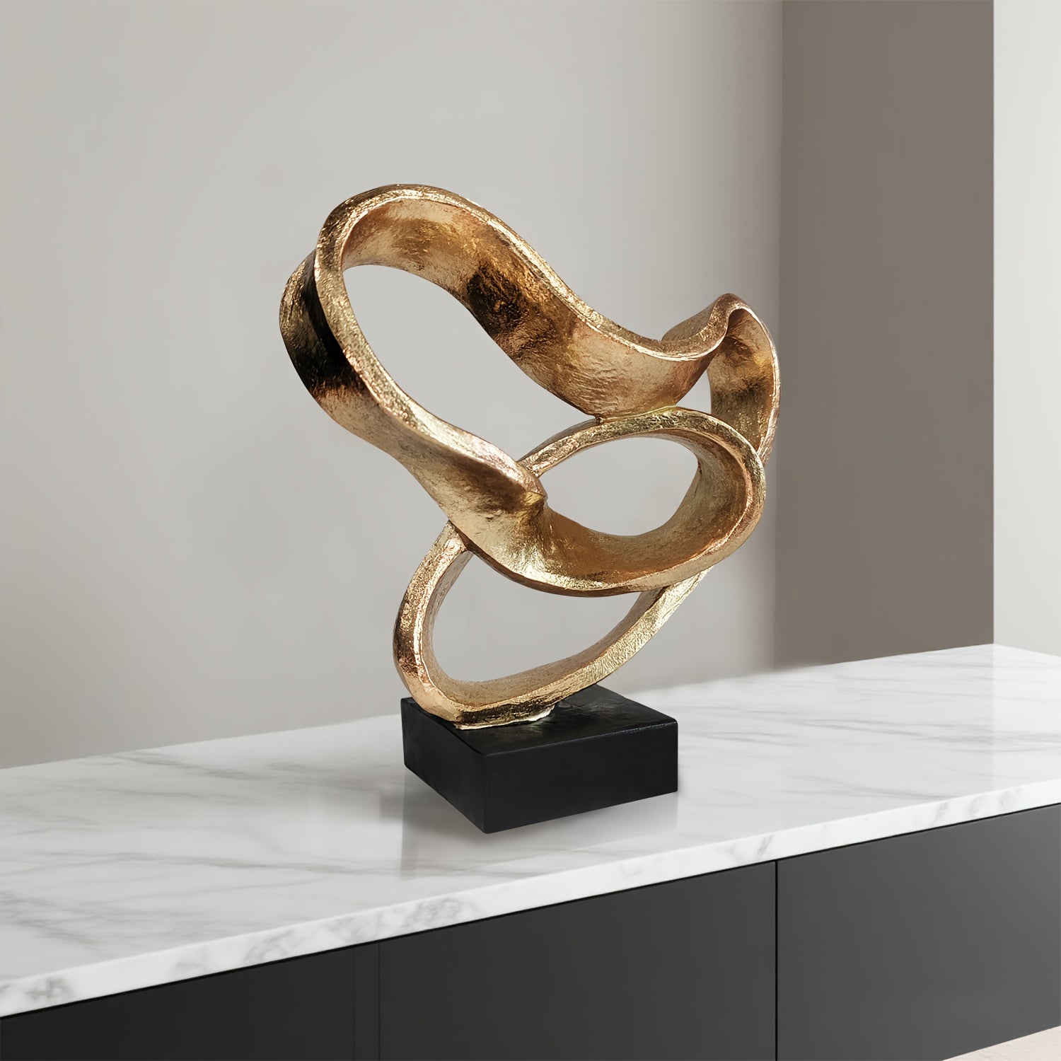 Tnessential Creative Heart-encircled Twisted 3D Decor