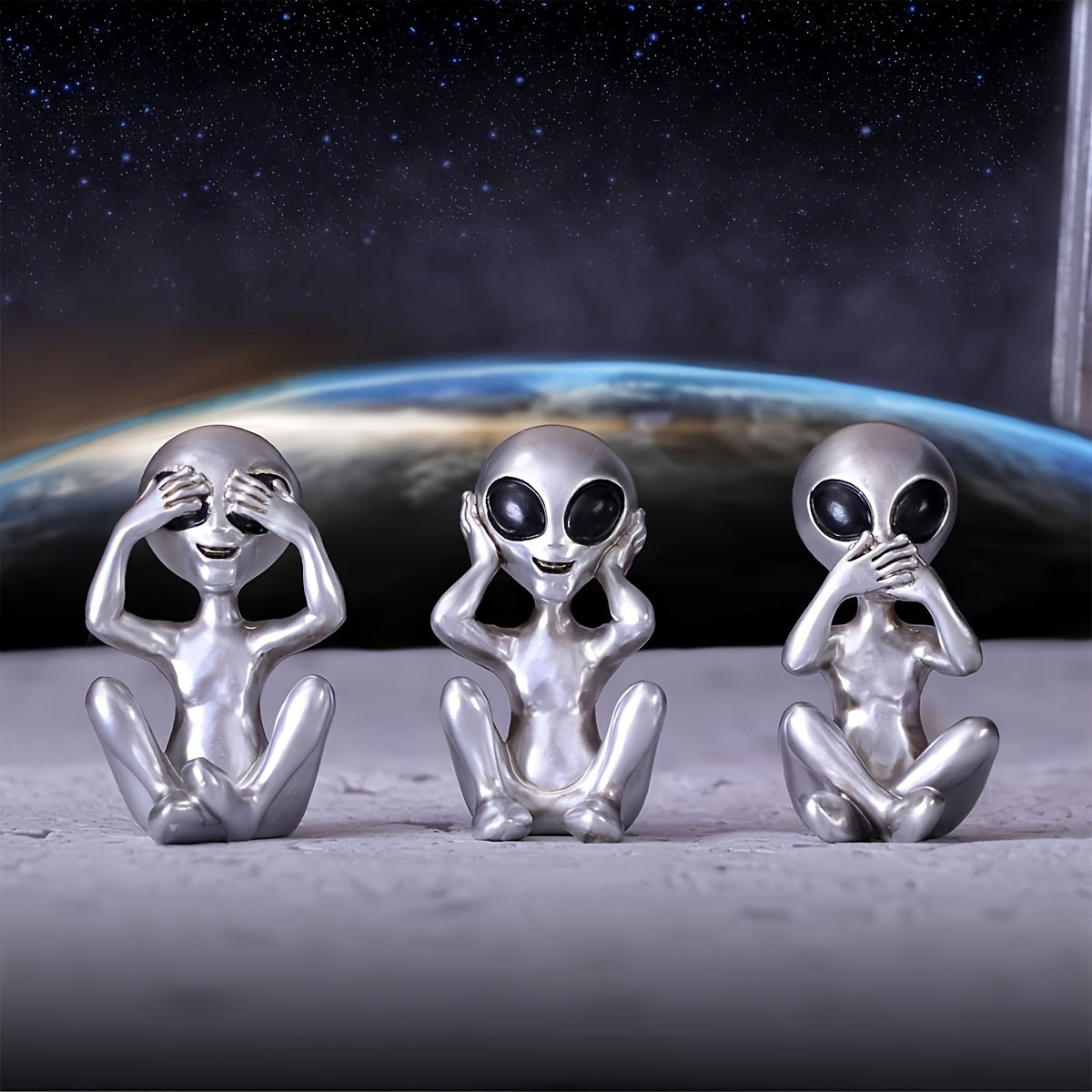 Tnessential Set of Whimsical Alien Statues: Fantasy-themed Decor 3D Decor