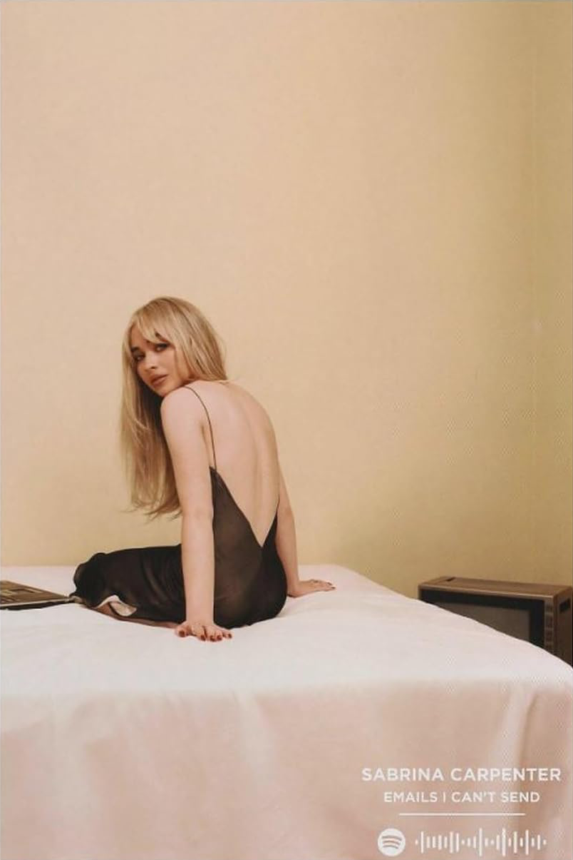 SABRINA CARPENTER ASTONISHING CANVAS POSTER