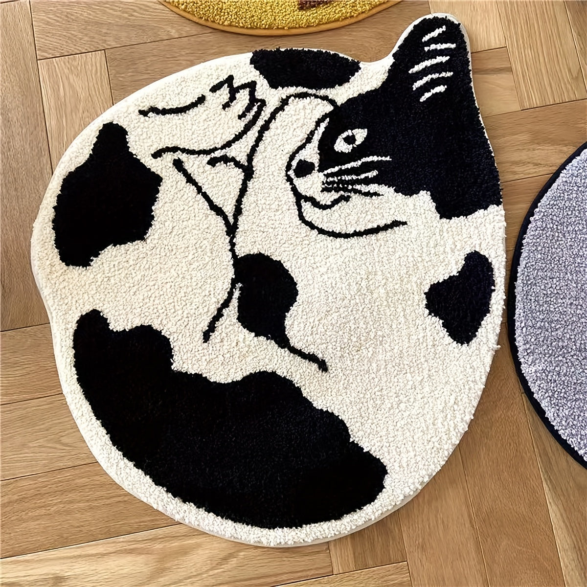 WHITE CAT RUG view 6