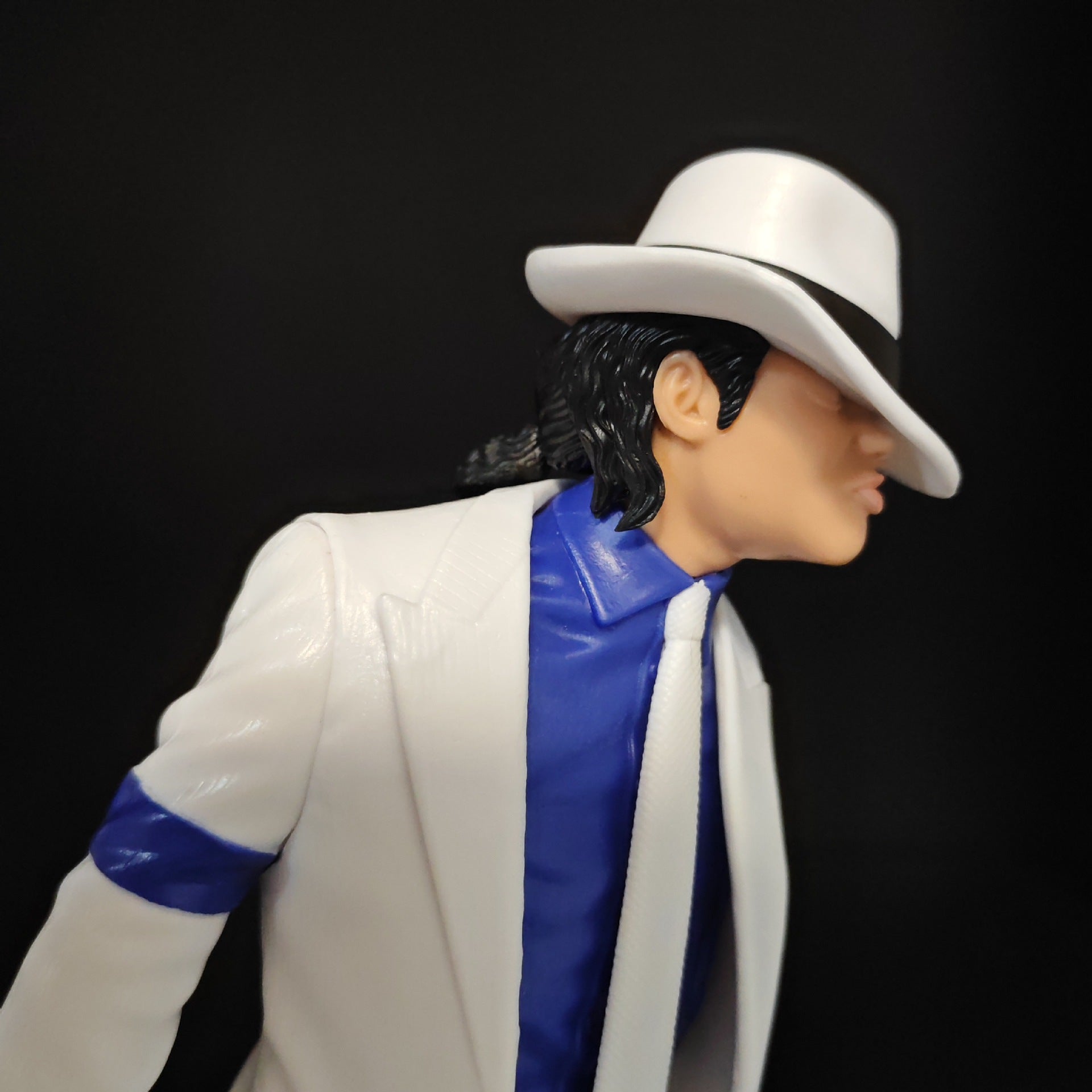 Tnessential Character Figure 3D Decor