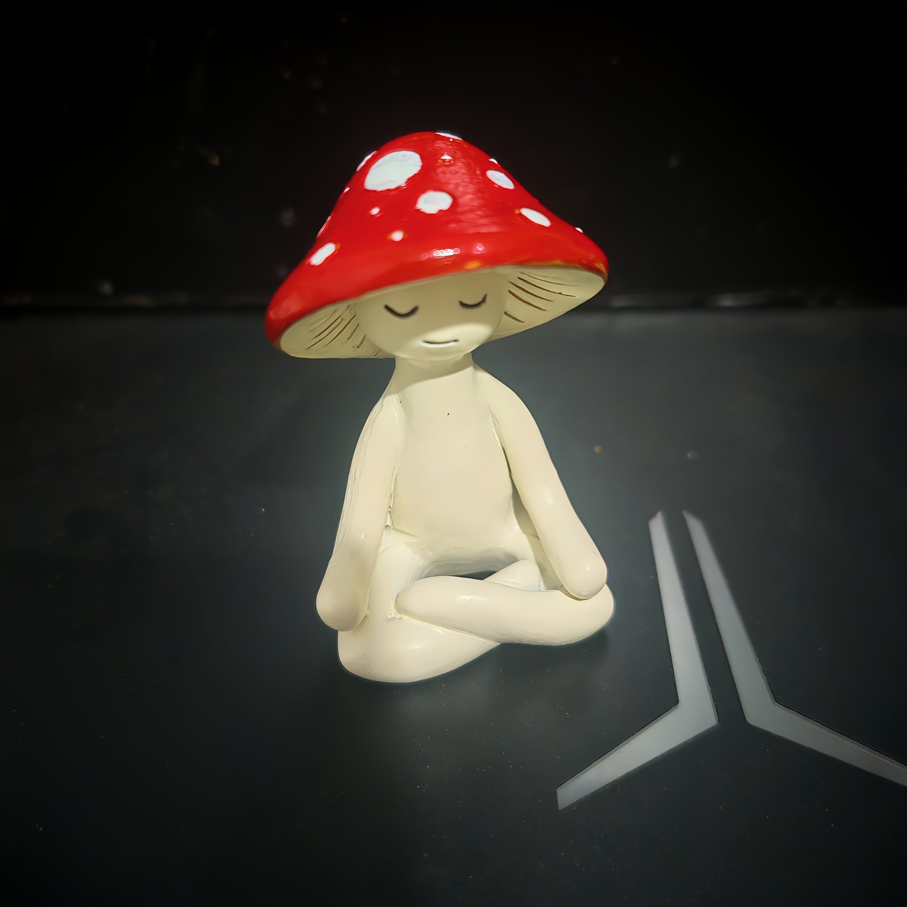 Tnessential Collectible Figurines Anime-themed Meditation Mushroom 3D Decor