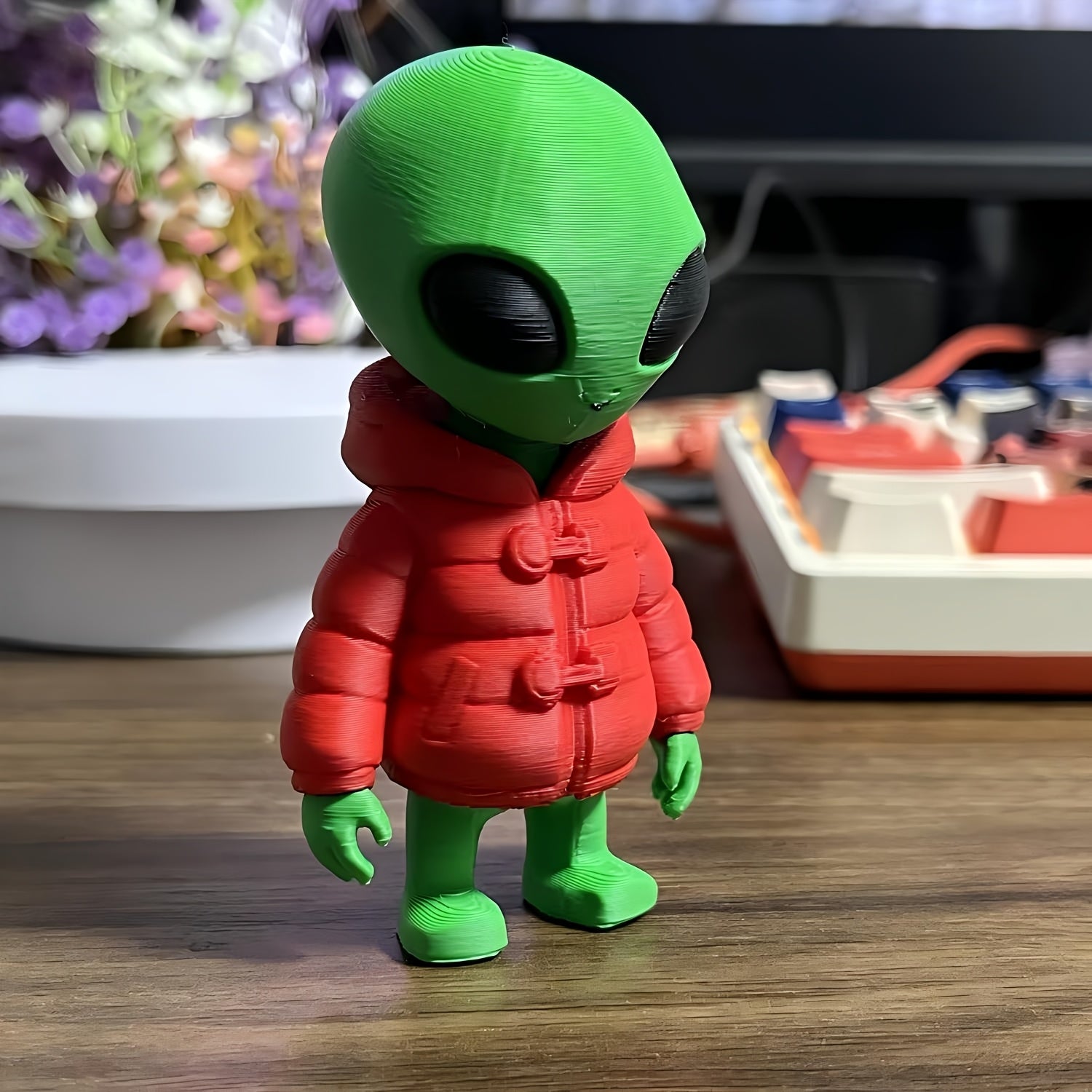 Tnessential One Red-clothed Alien Statue Ornament 3D Decor