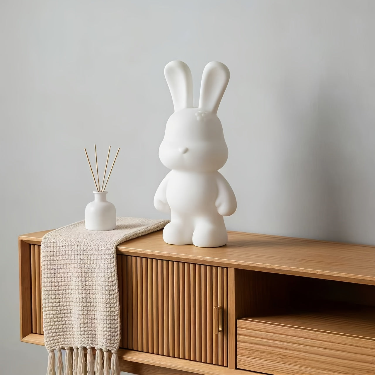 Tnessential This Multifunctional Desk Ornament Features a Rabbit with 3D Decor