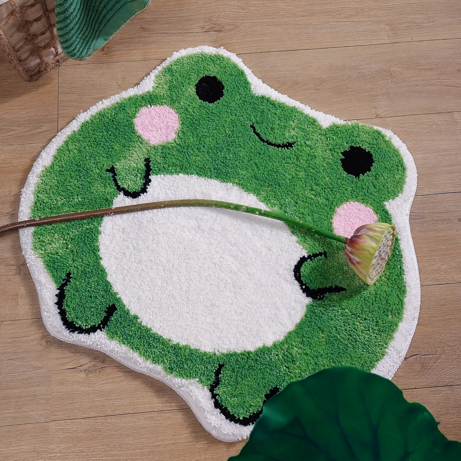 GREEN FROG RUG view 2