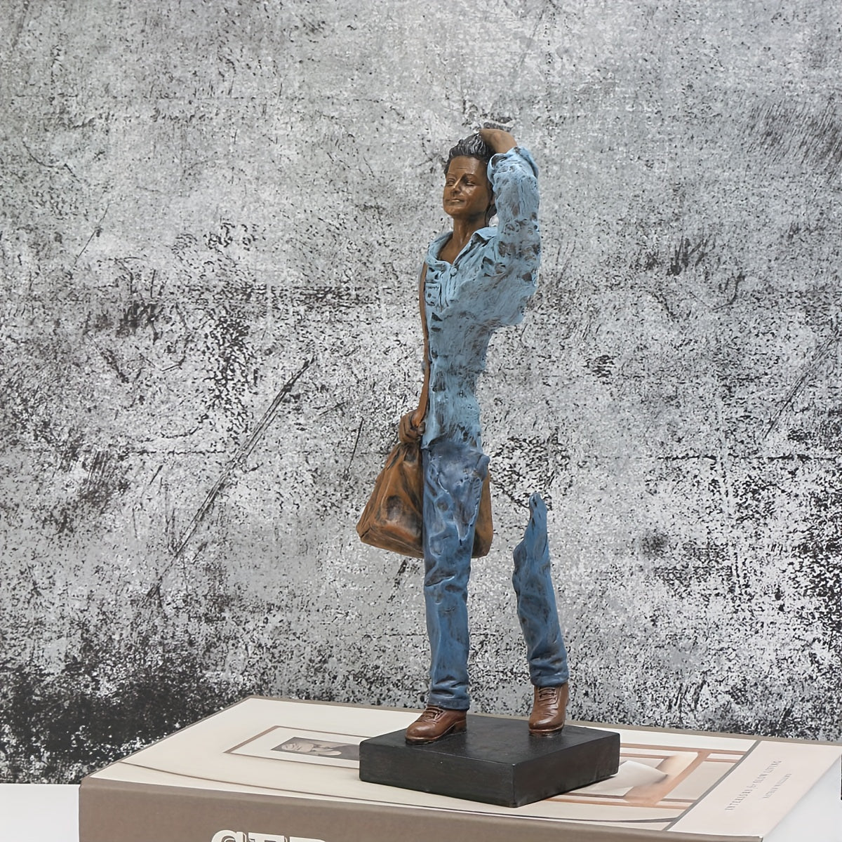 Tnessential Traveler Sculpture 3D Decor