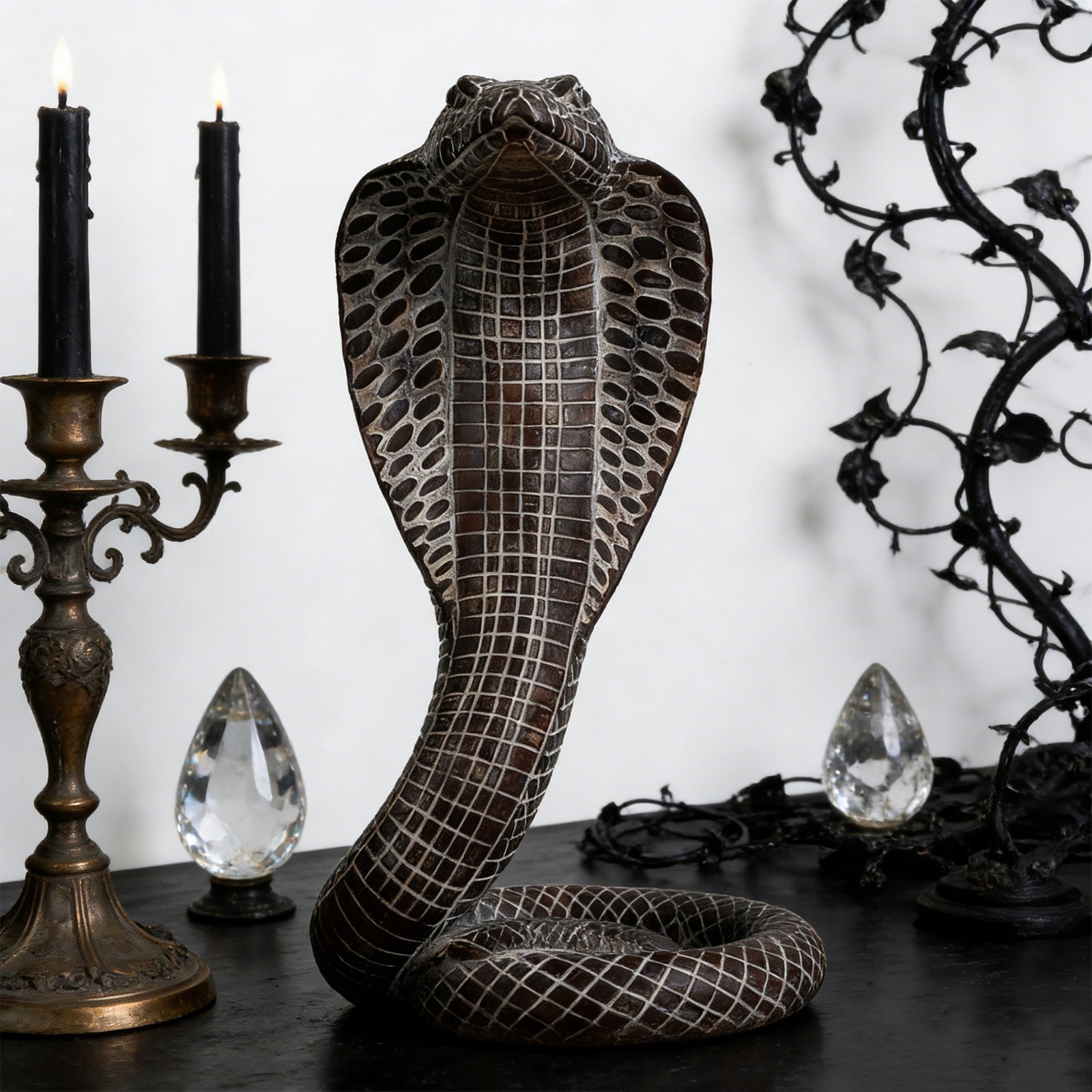 Tnessential Beautifully Designed Resin Cobra Figurines 3D Decor