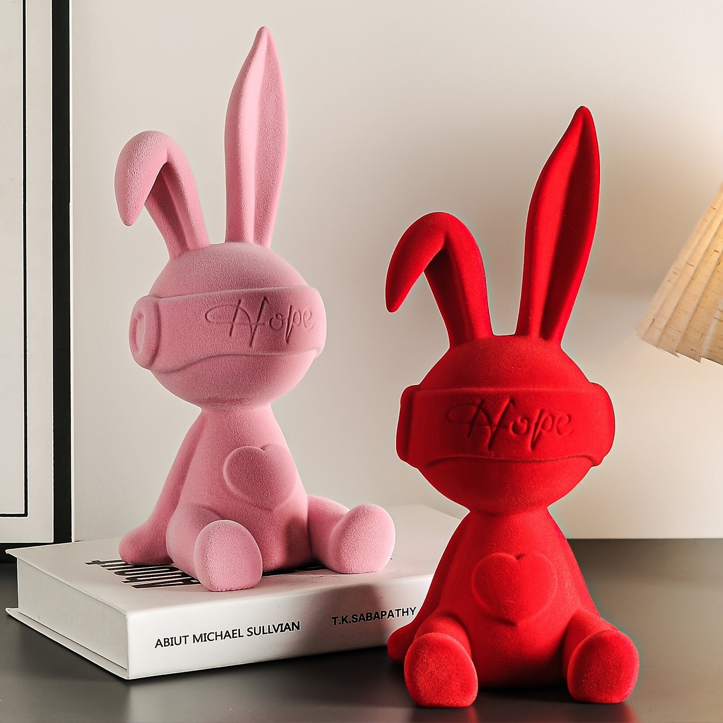 Tnessential Creative Heart-shaped Rabbit Figurine 3D Decor