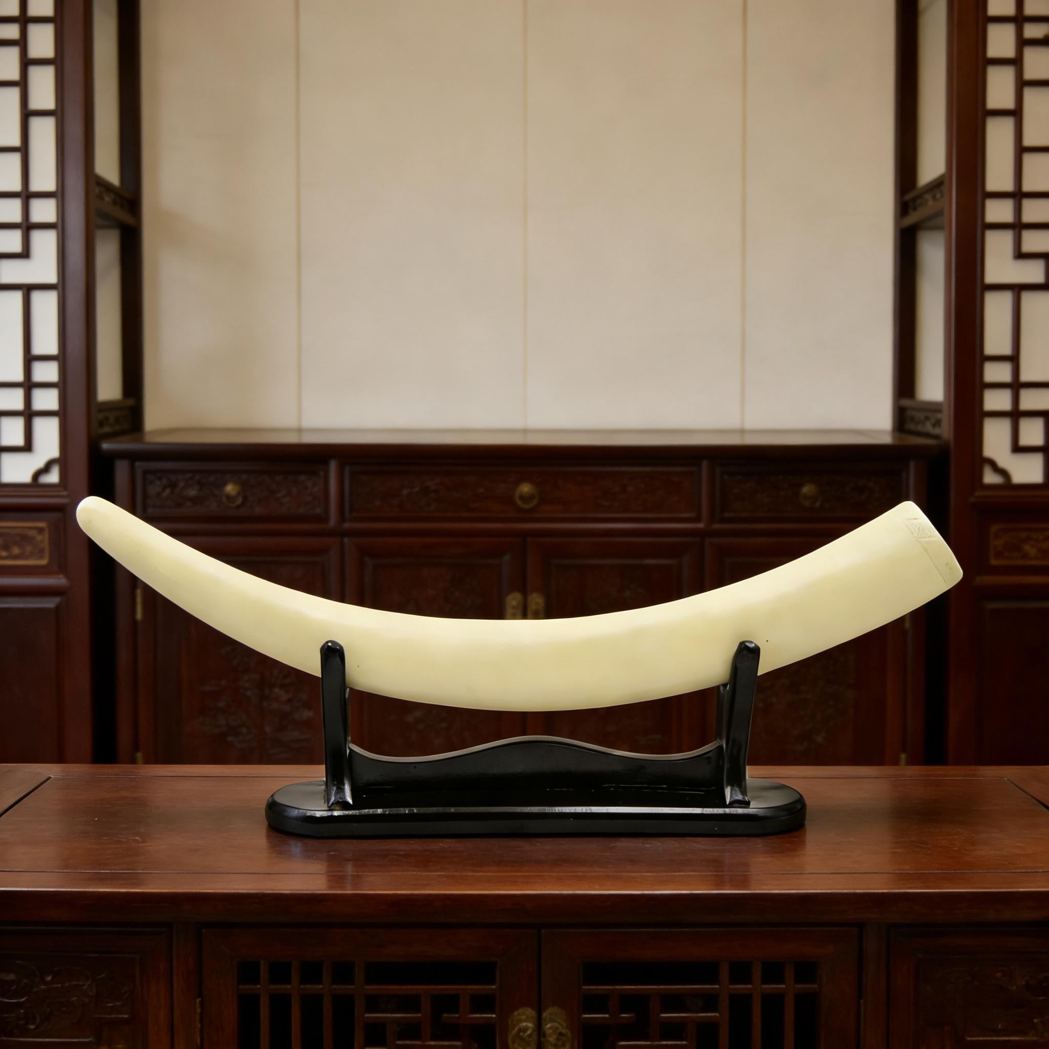 Tnessential Elephant Tusk-shaped Resin Craft Ation \u002f High-end 3D Decor