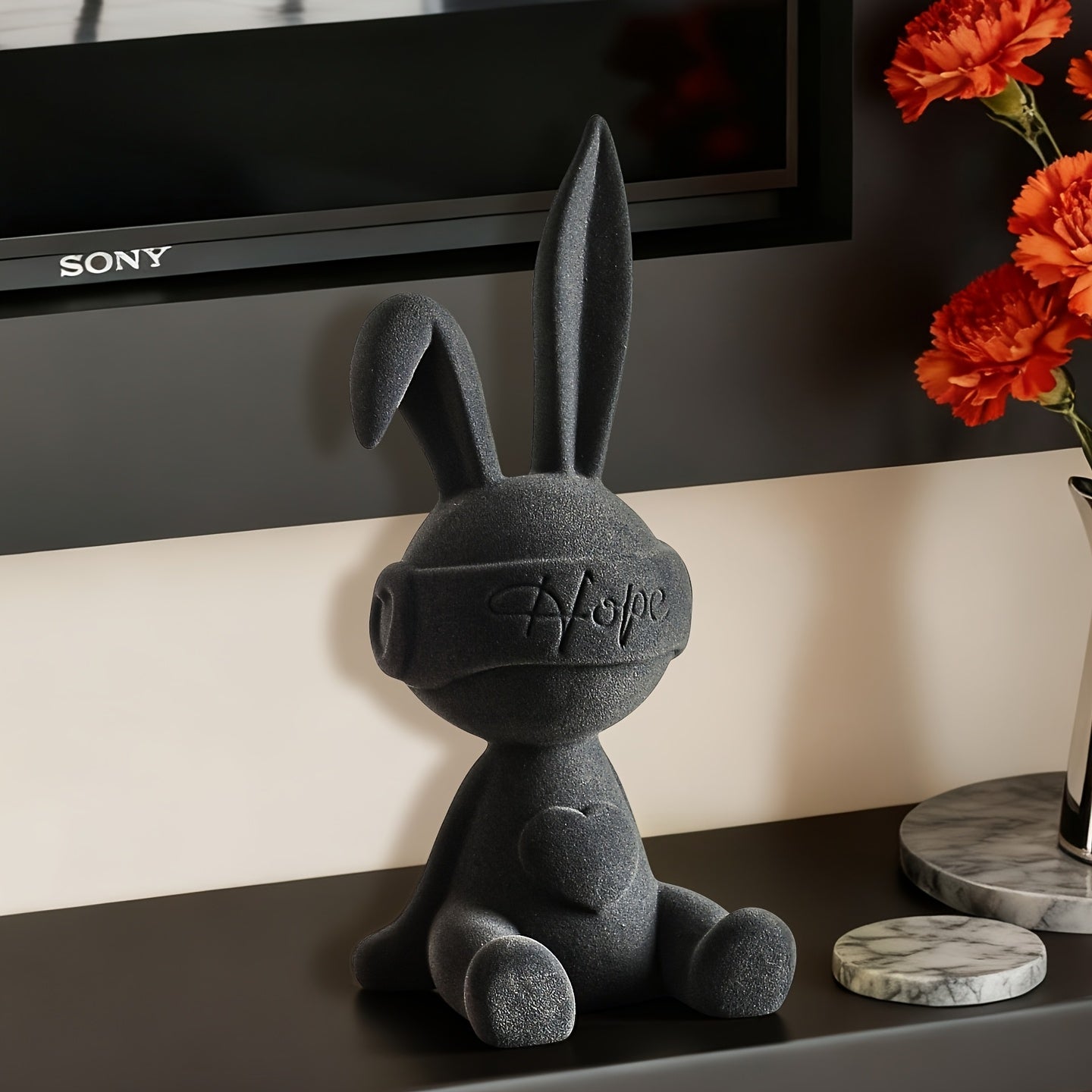 Tnessential Creative Heart-shaped Rabbit Figurine 3D Decor