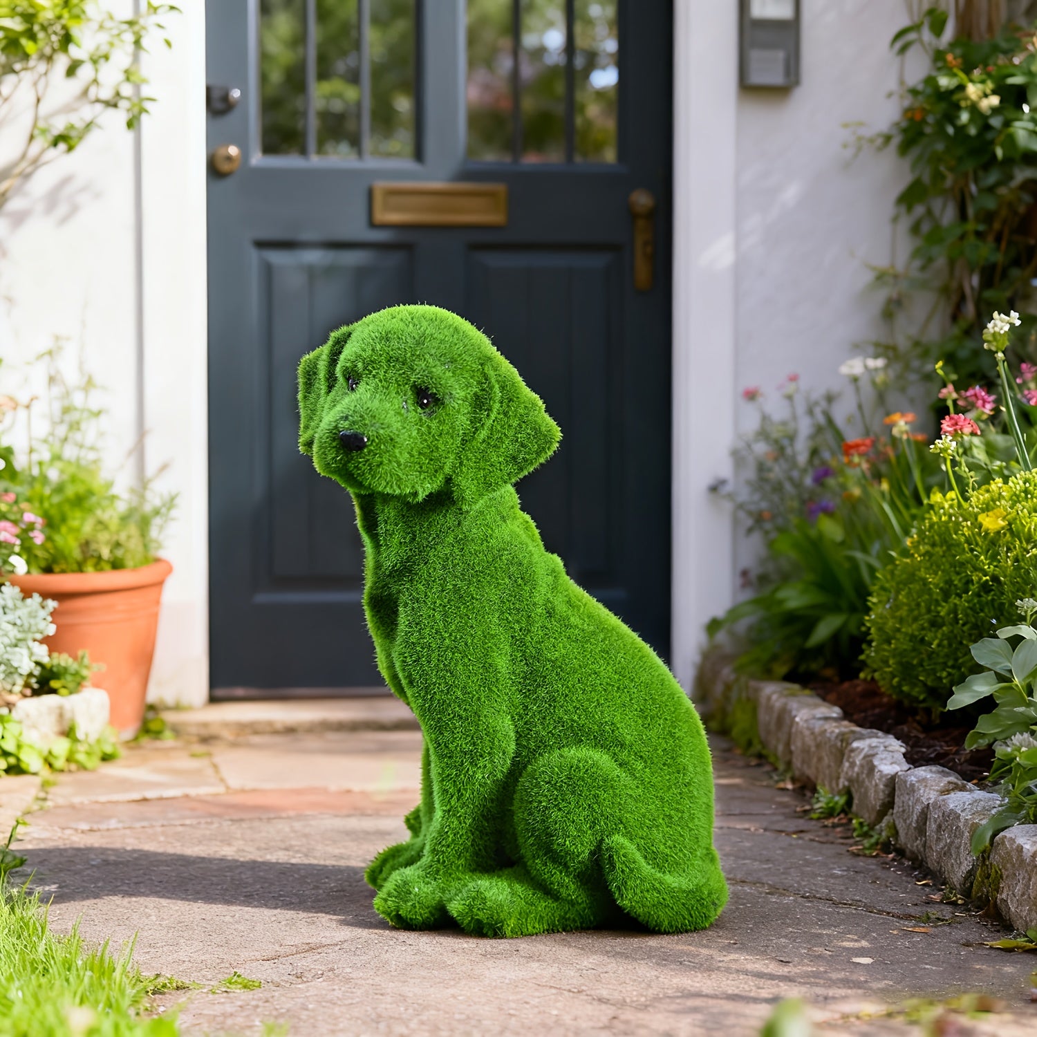 Tnessential Decorative Art Style Resin Dog Statue Featuring a Labrador 3D Decor