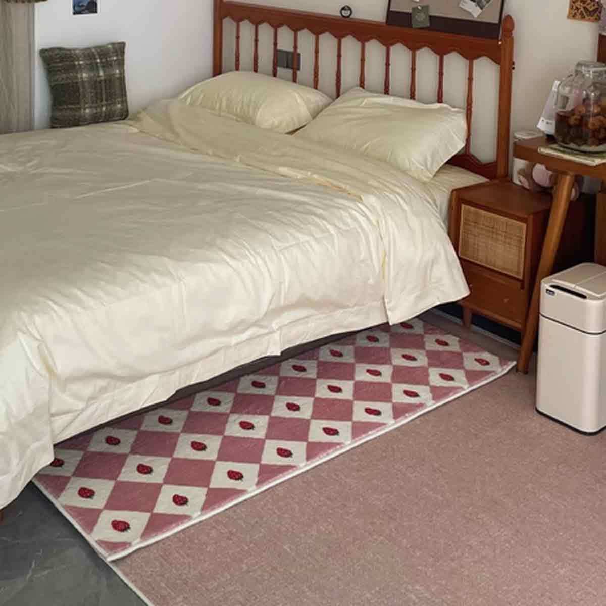 DOTTED PLASTIC RUG view 7