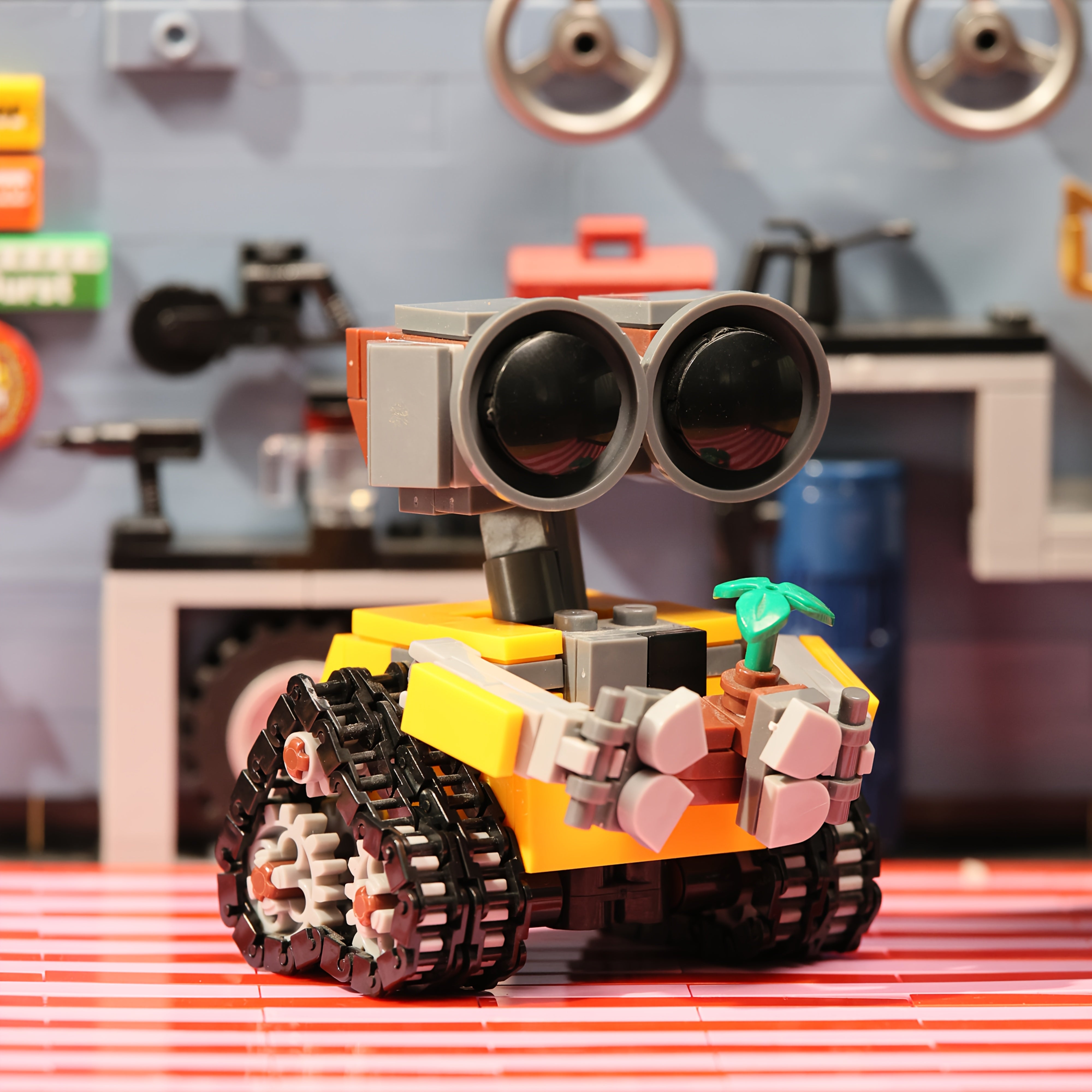 Tnessential WALL-E Robot Building Block Model Set 3D Decor