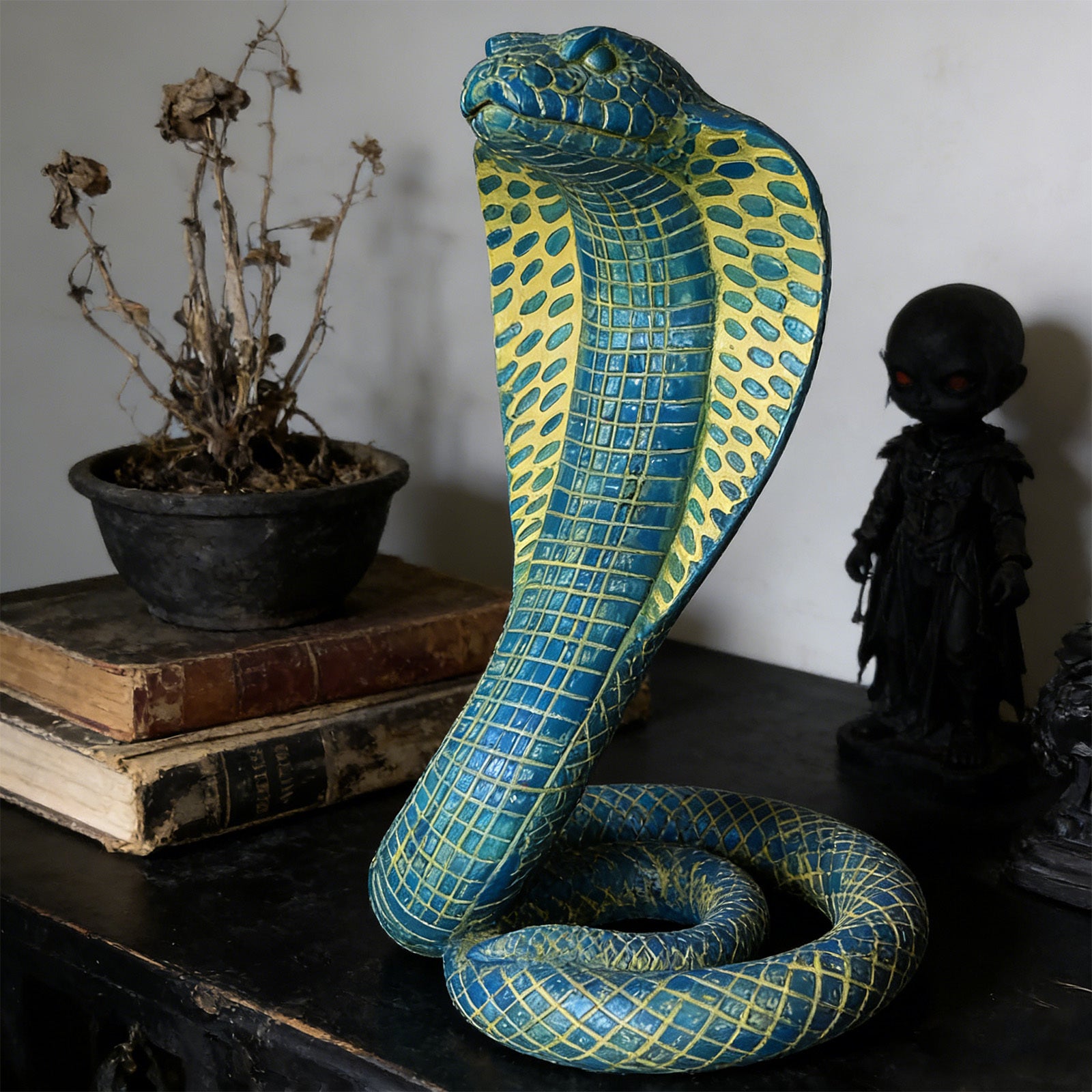 Tnessential Beautifully Designed Resin Cobra Figurines 3D Decor