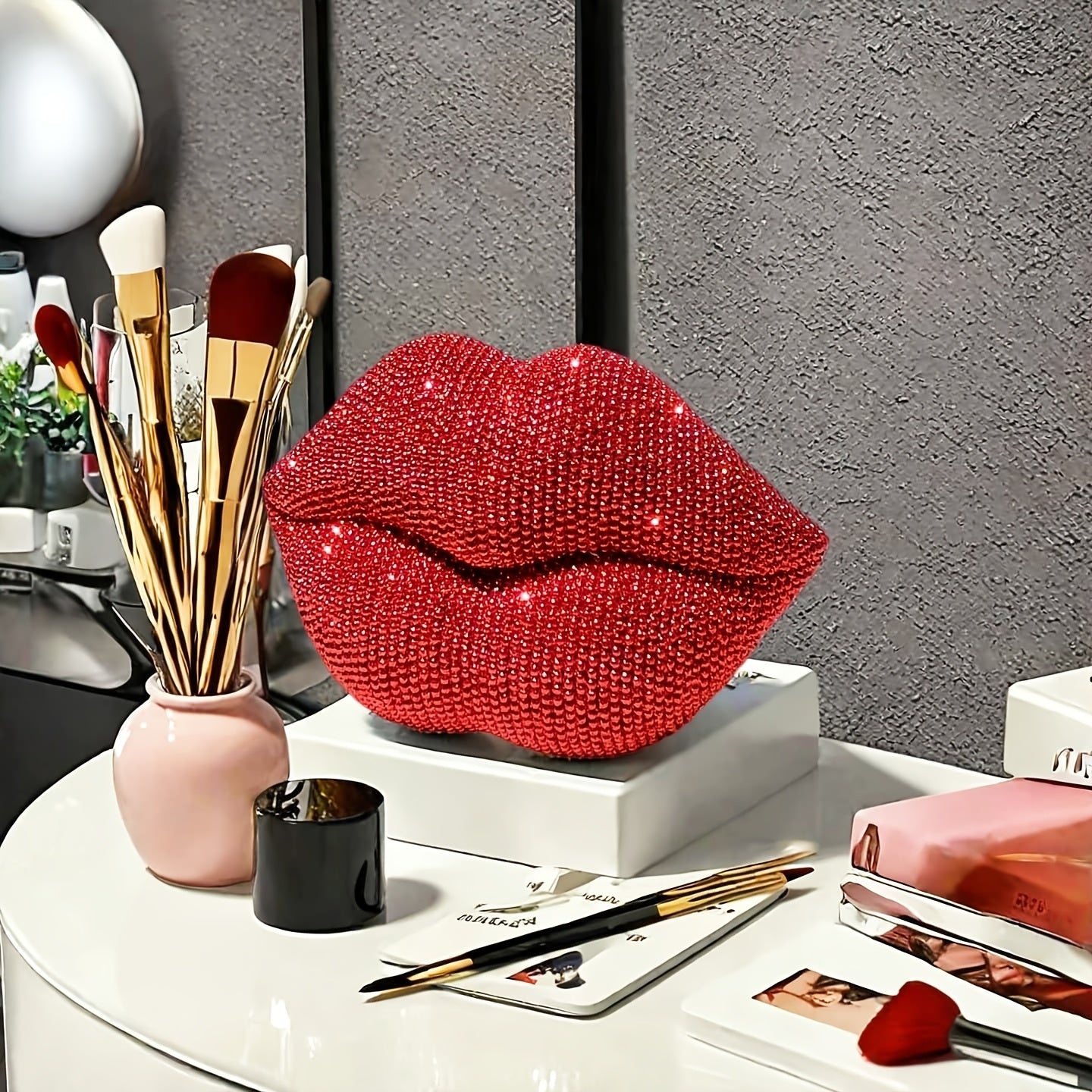 Tnessential Sexy Lips Beaded Statue Decoration 3D Decor
