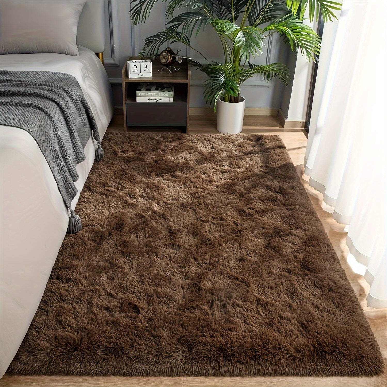BROWN RUNNER RUG
